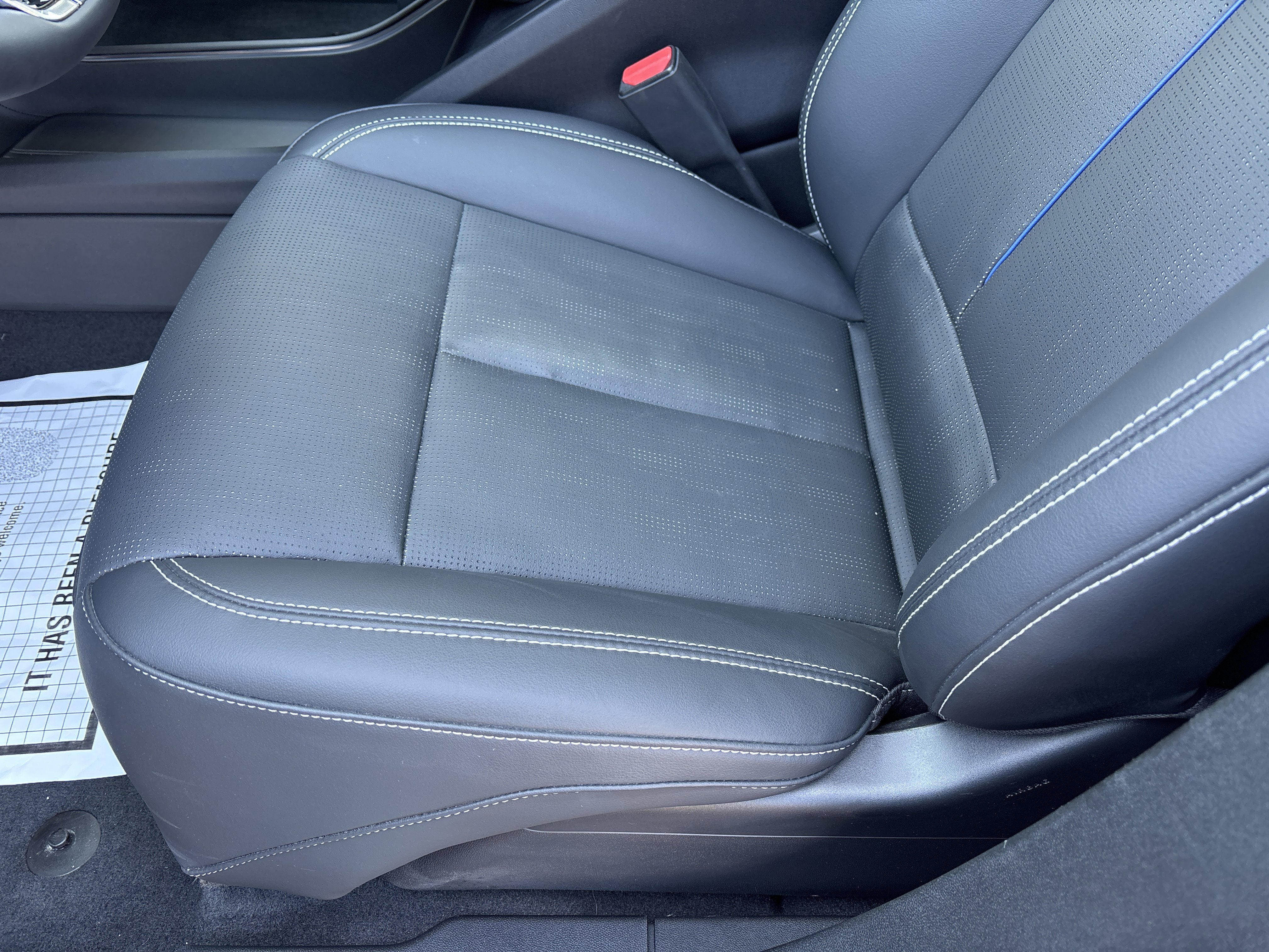 2024 Cadillac LYRIQ Luxury 3