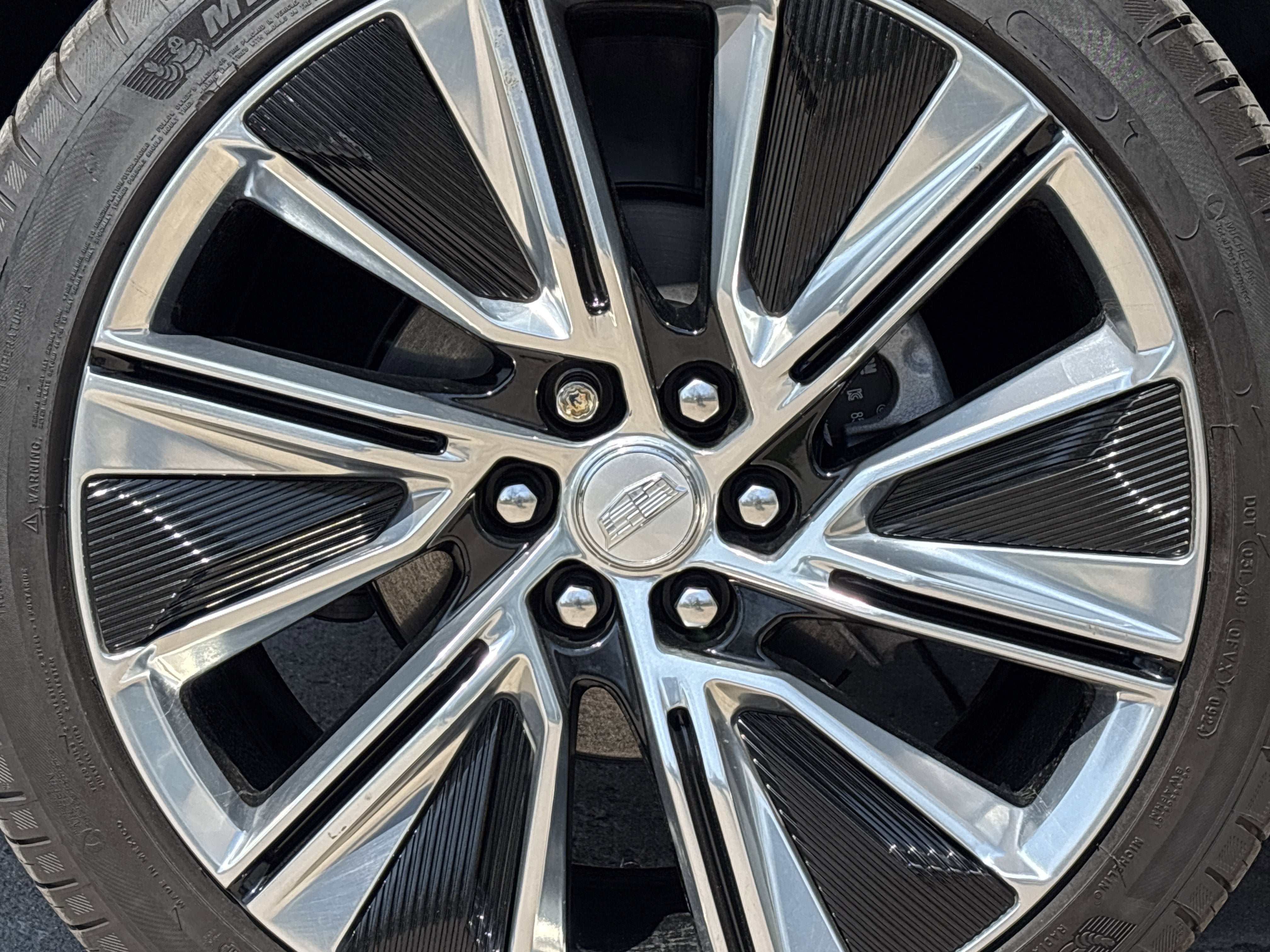 2024 Cadillac LYRIQ Luxury 3