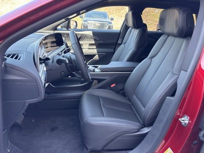 2024 Cadillac LYRIQ Luxury 3