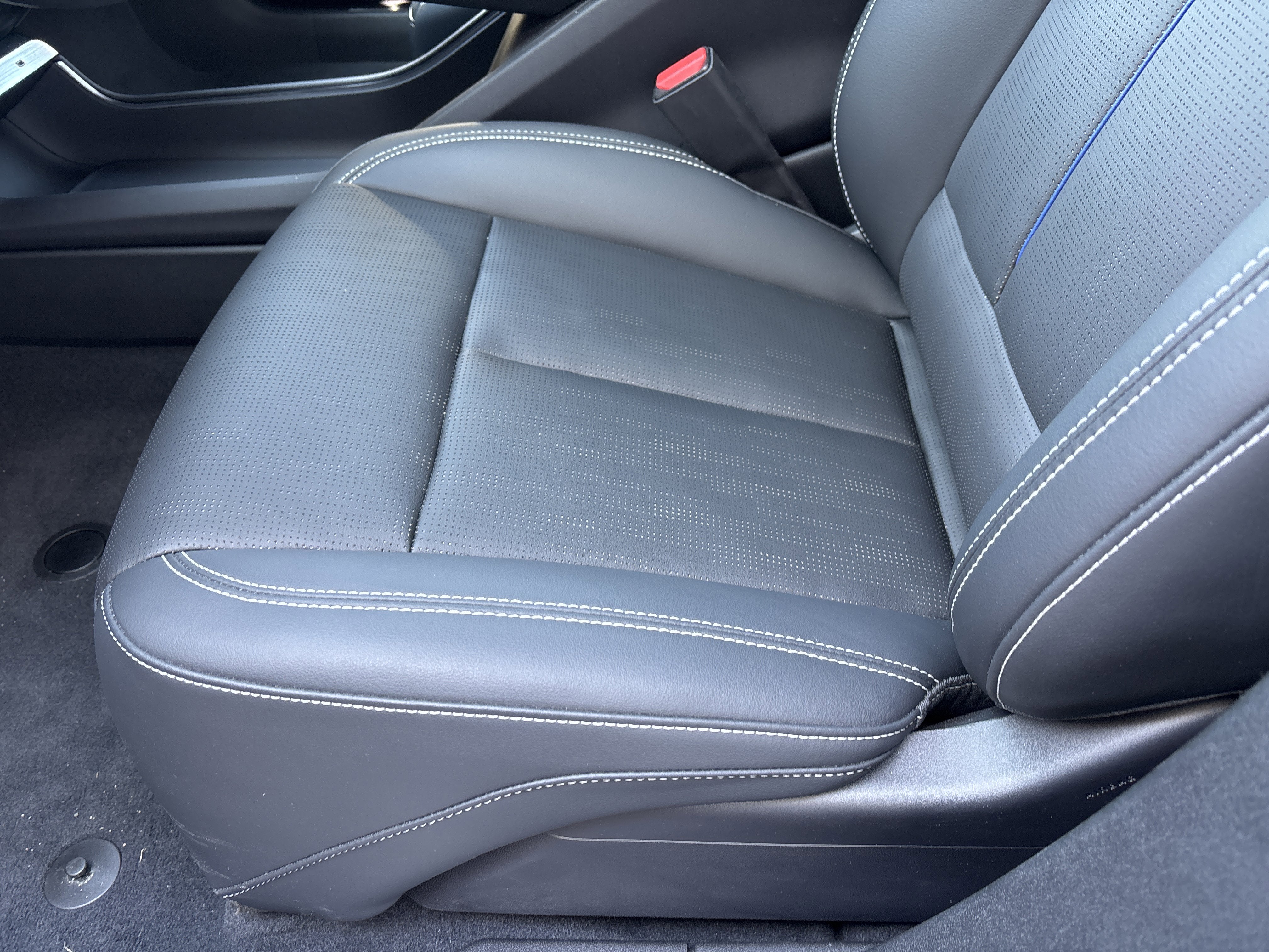 2024 Cadillac LYRIQ Luxury 3