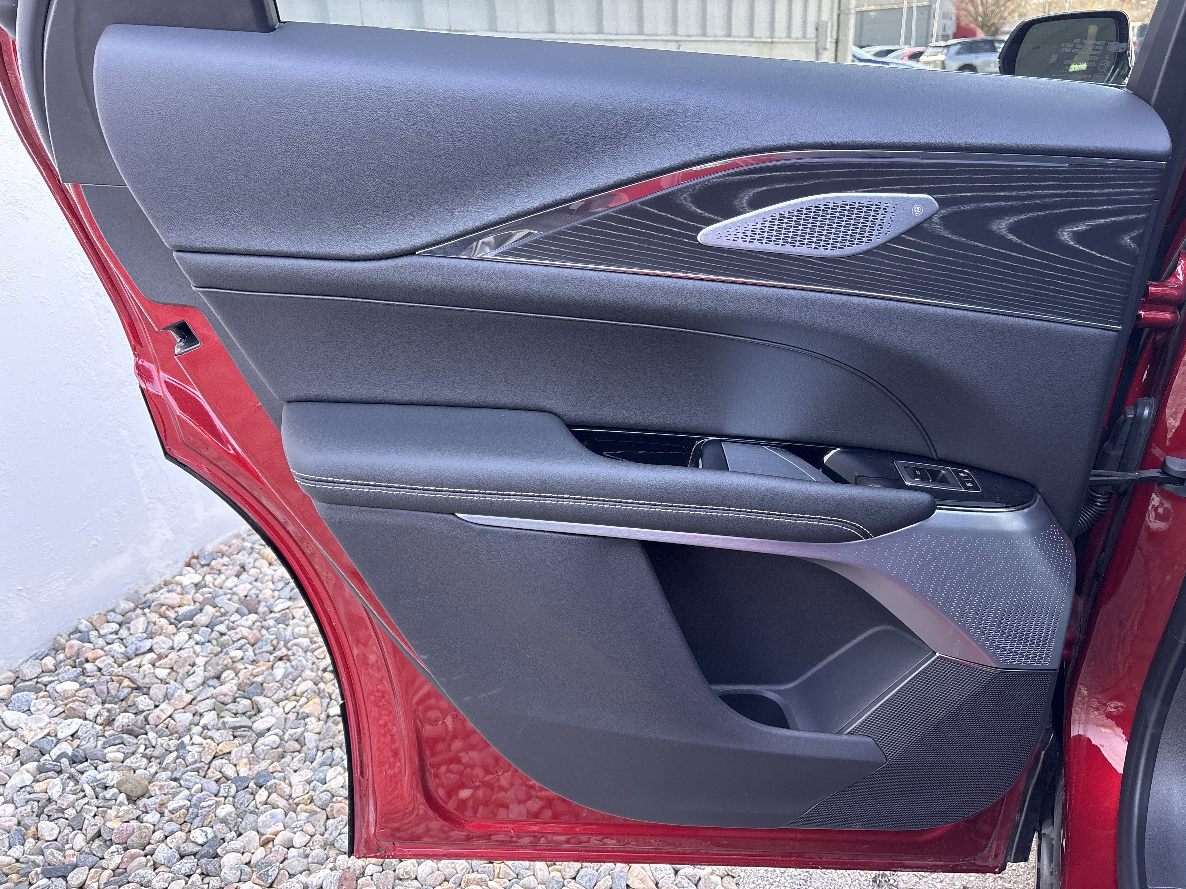 2024 Cadillac LYRIQ Luxury 3