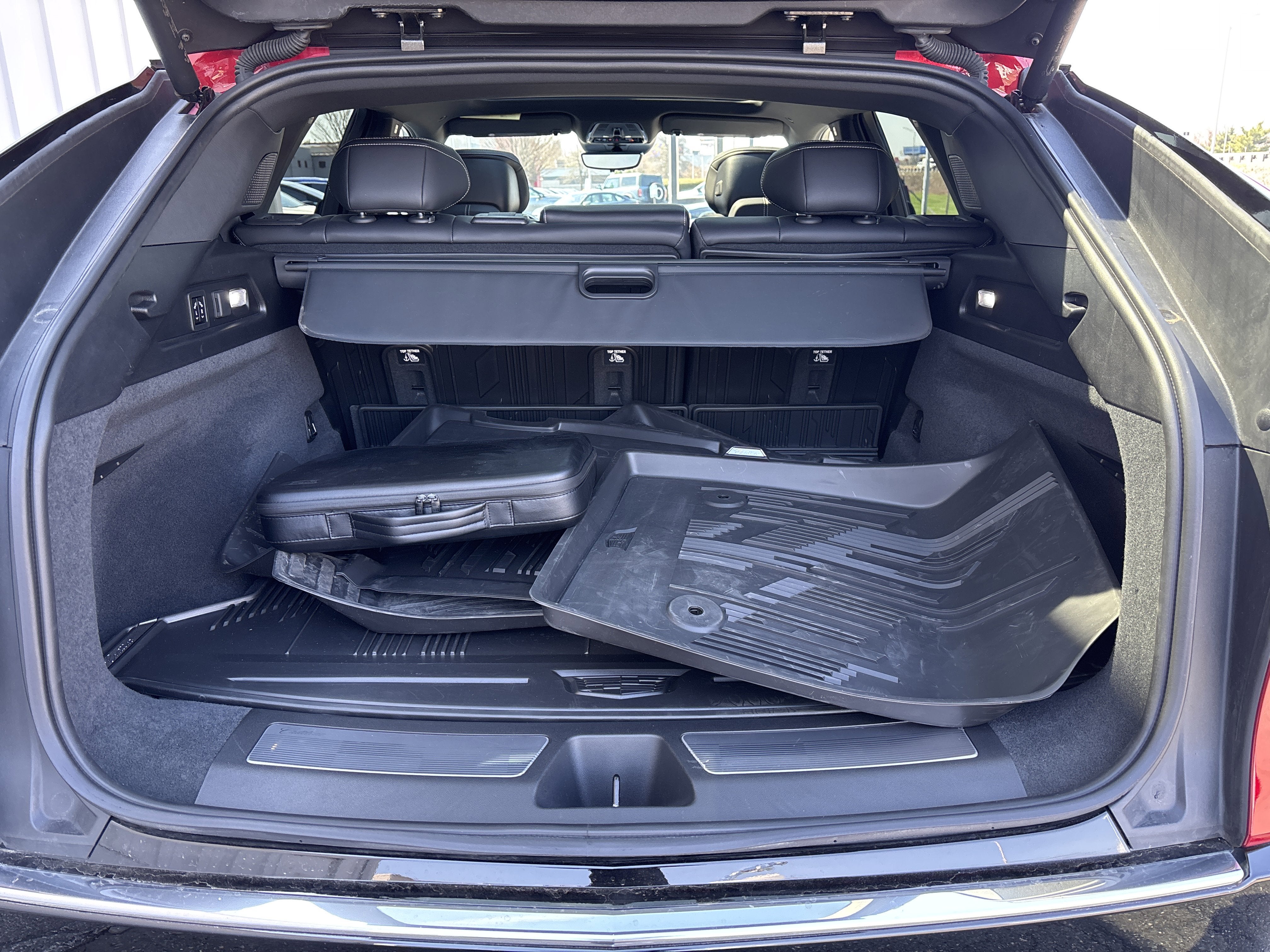 2024 Cadillac LYRIQ Luxury 3