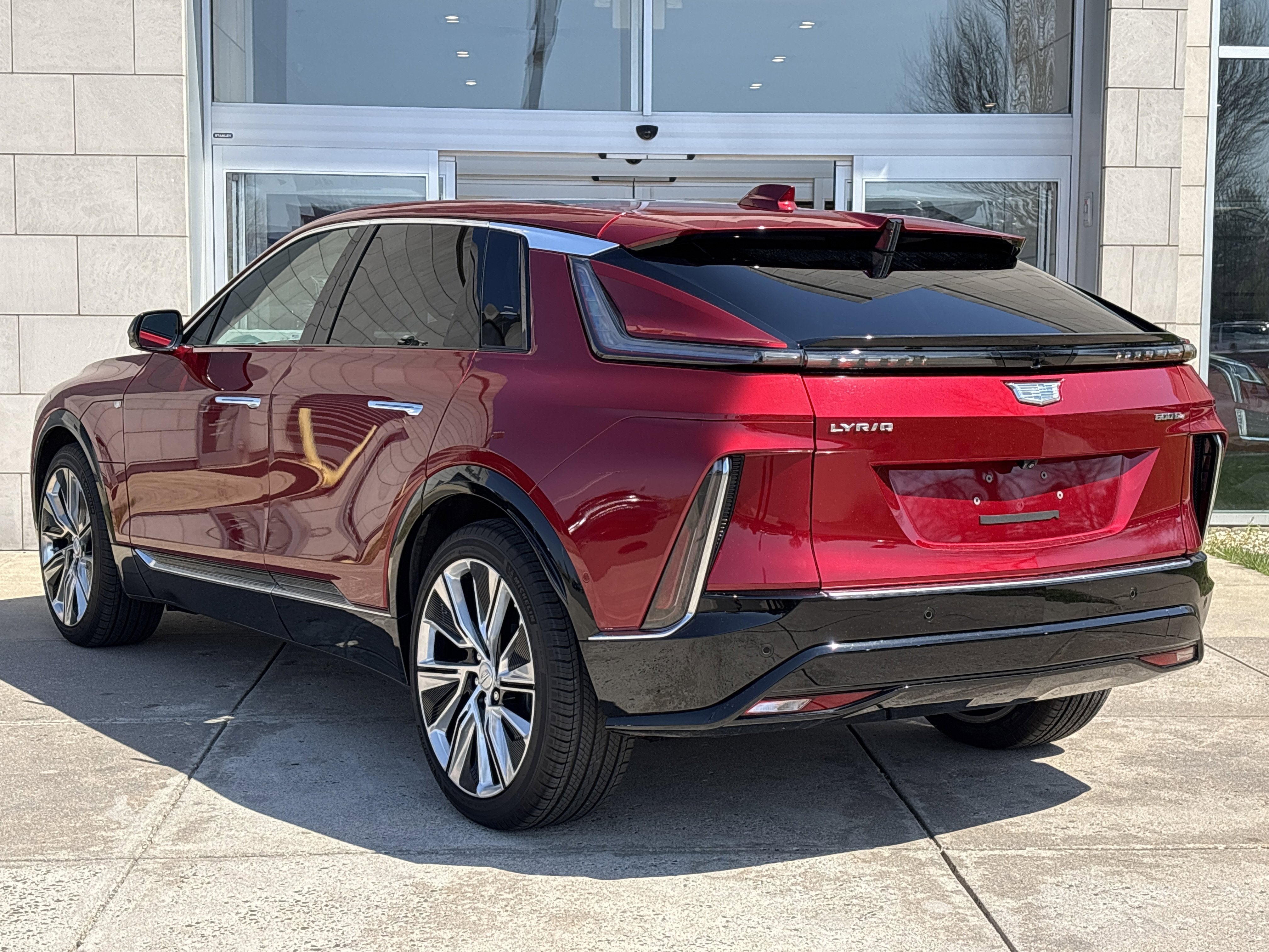 2024 Cadillac LYRIQ Luxury 3