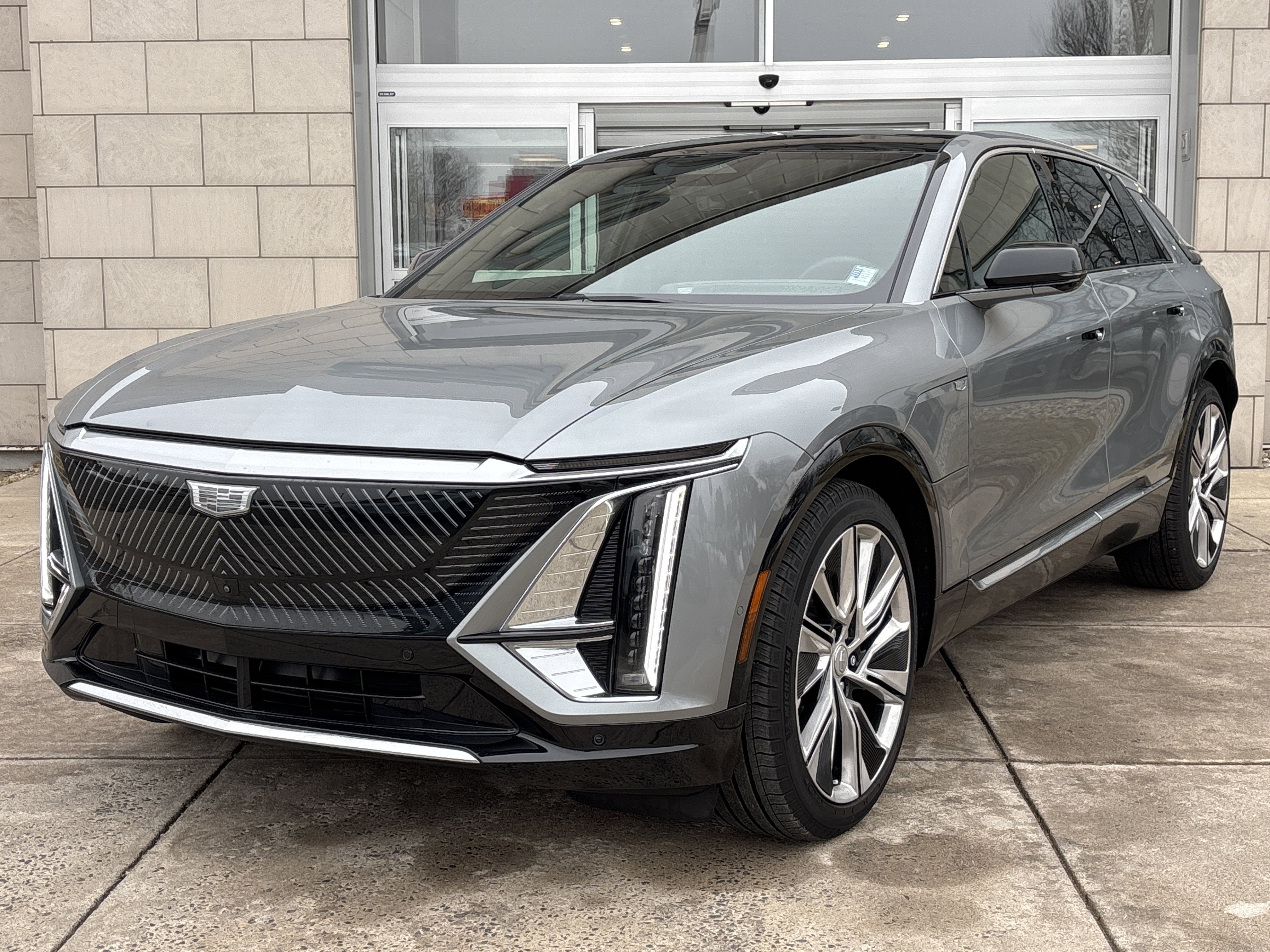 2024 Cadillac LYRIQ Luxury 3