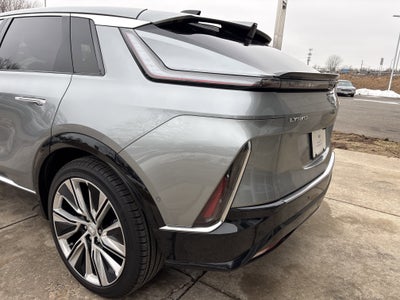 2024 Cadillac LYRIQ Luxury 3