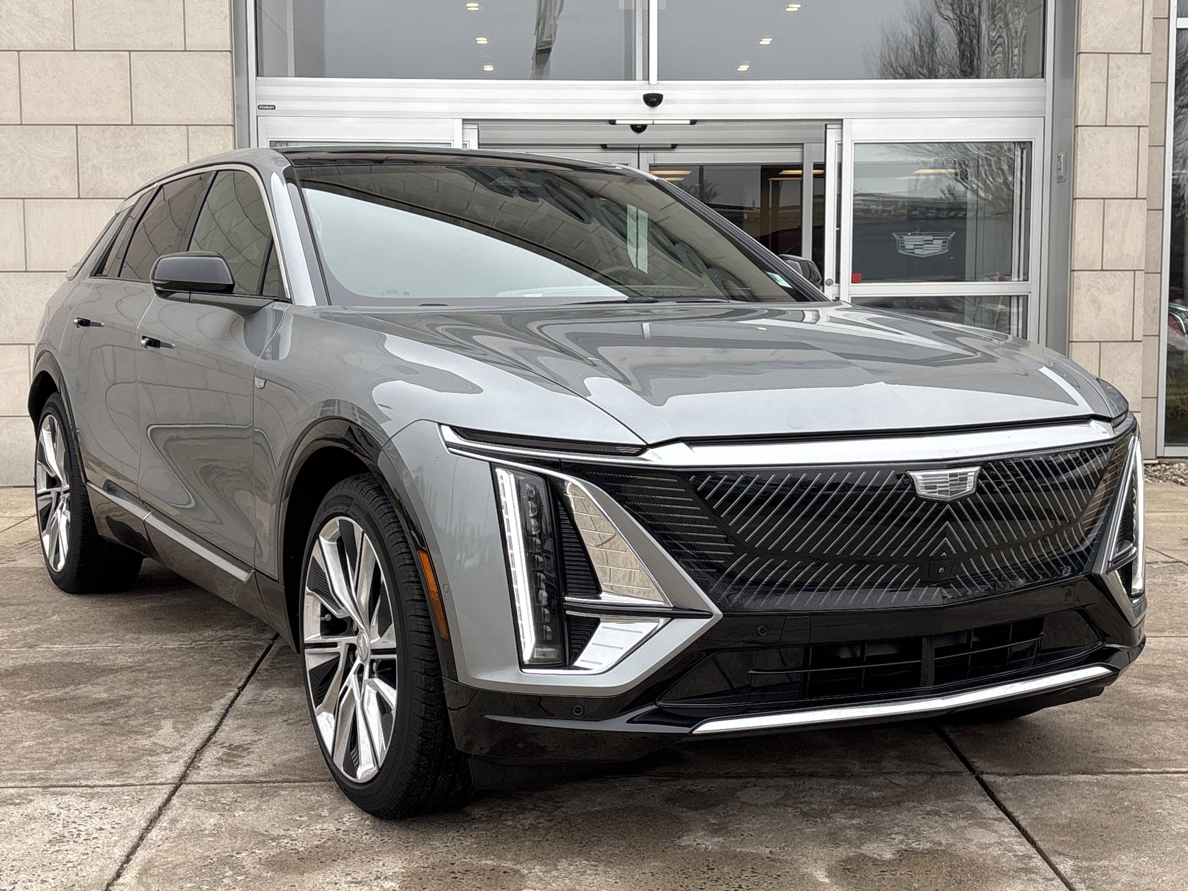 2024 Cadillac LYRIQ Luxury 3