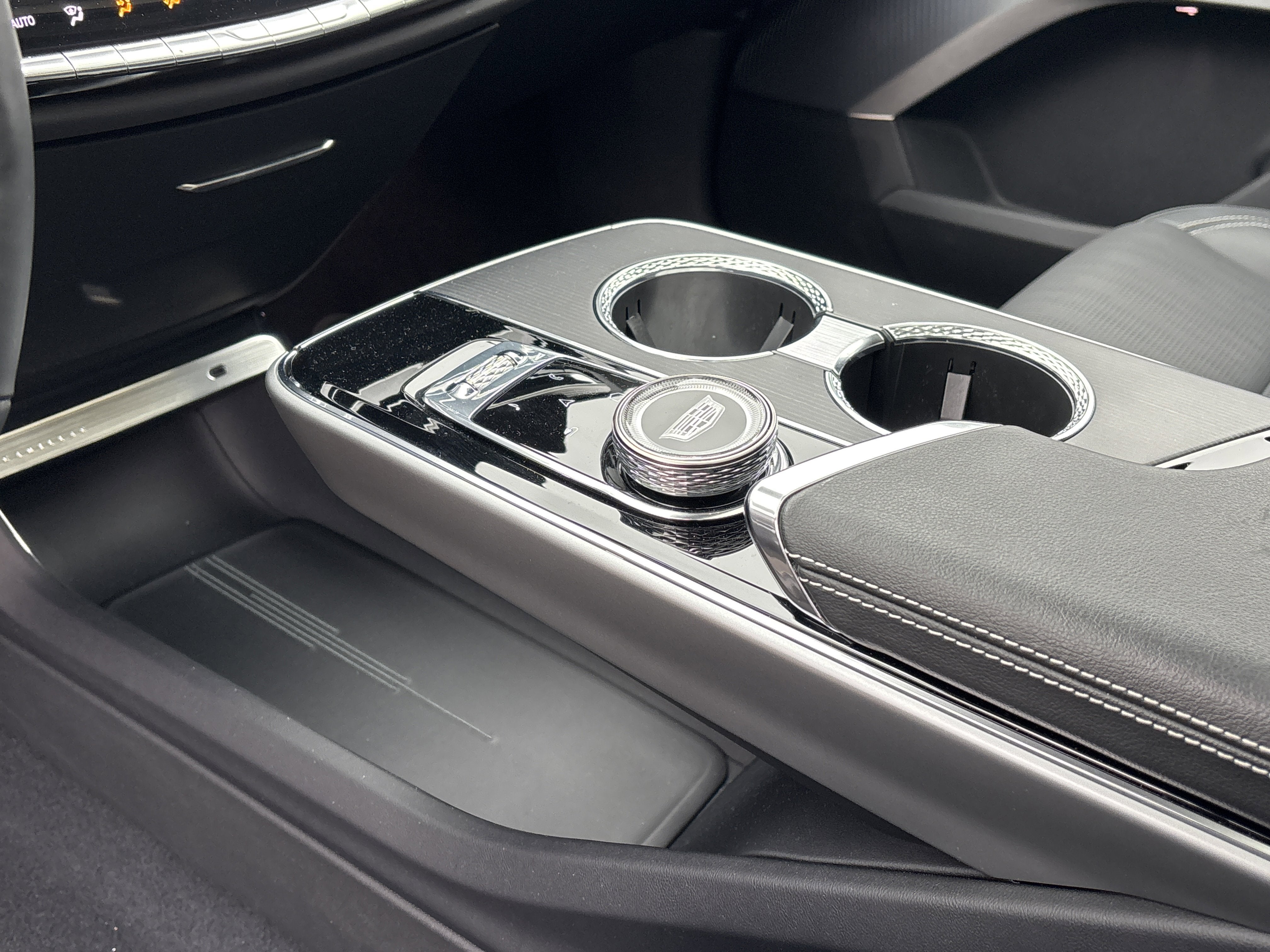 2024 Cadillac LYRIQ Luxury 3