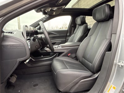 2024 Cadillac LYRIQ Luxury 3