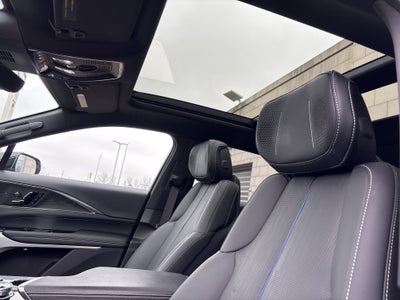 2024 Cadillac LYRIQ Luxury 3