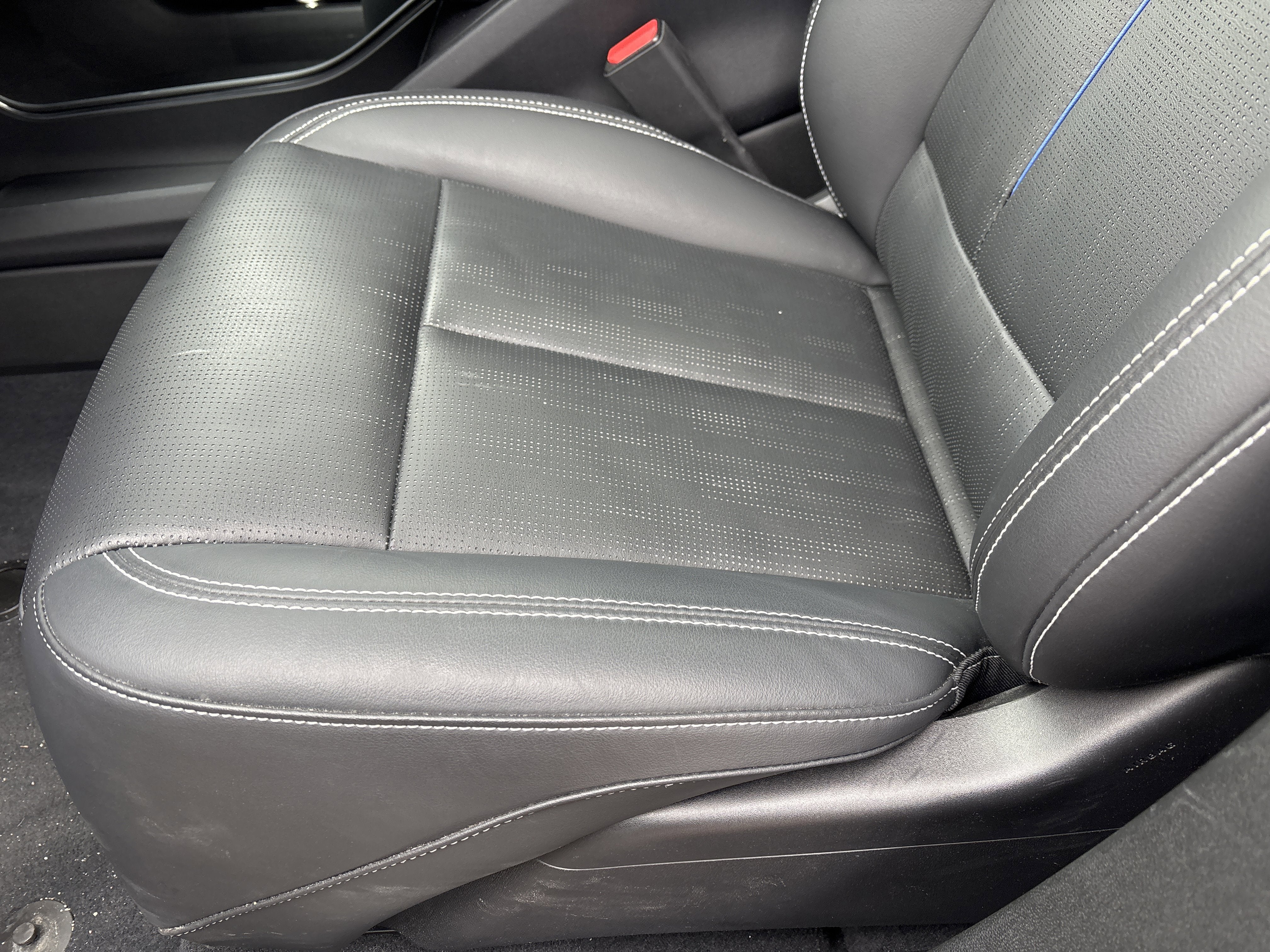 2024 Cadillac LYRIQ Luxury 3