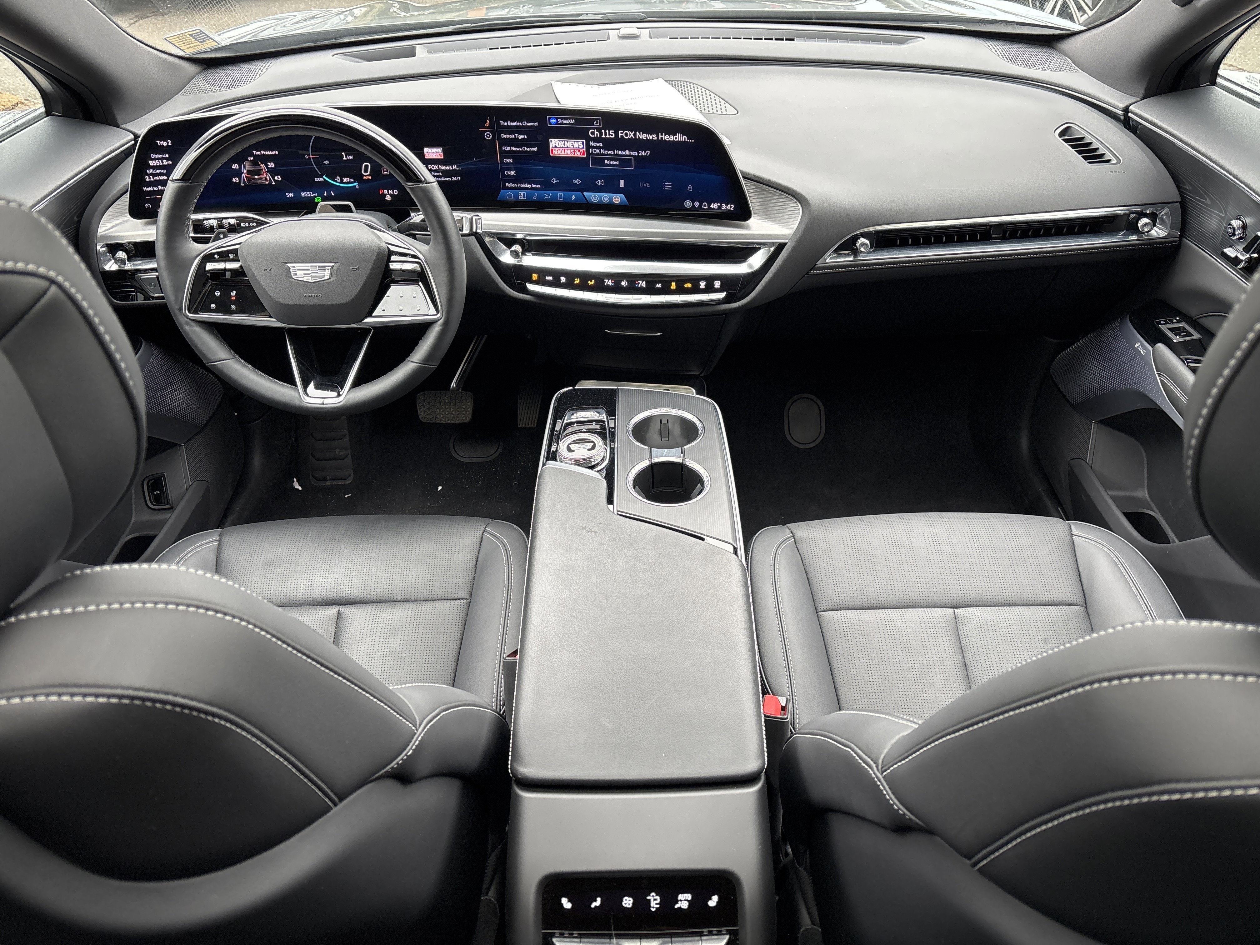 2024 Cadillac LYRIQ Luxury 3