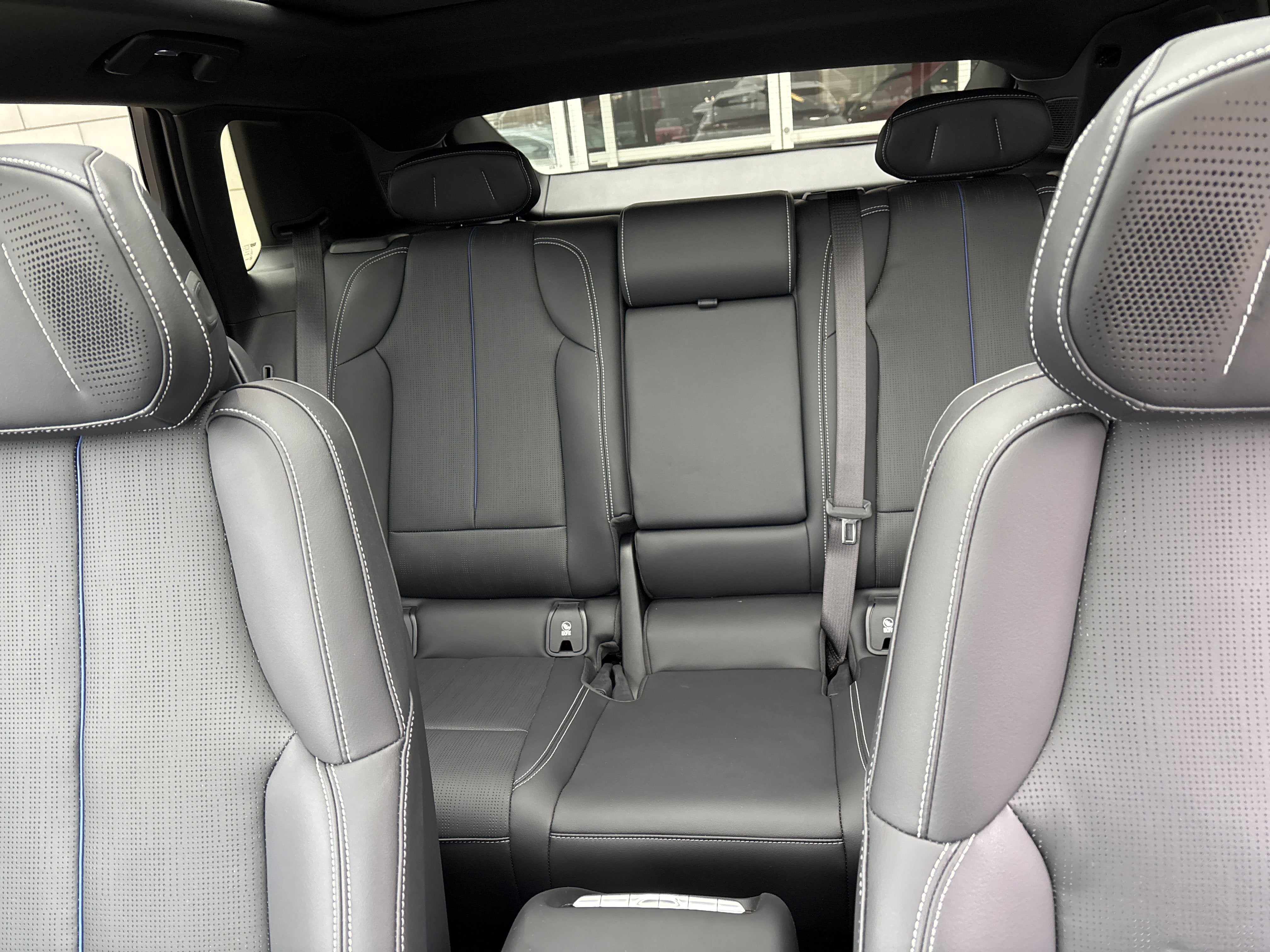 2024 Cadillac LYRIQ Luxury 3