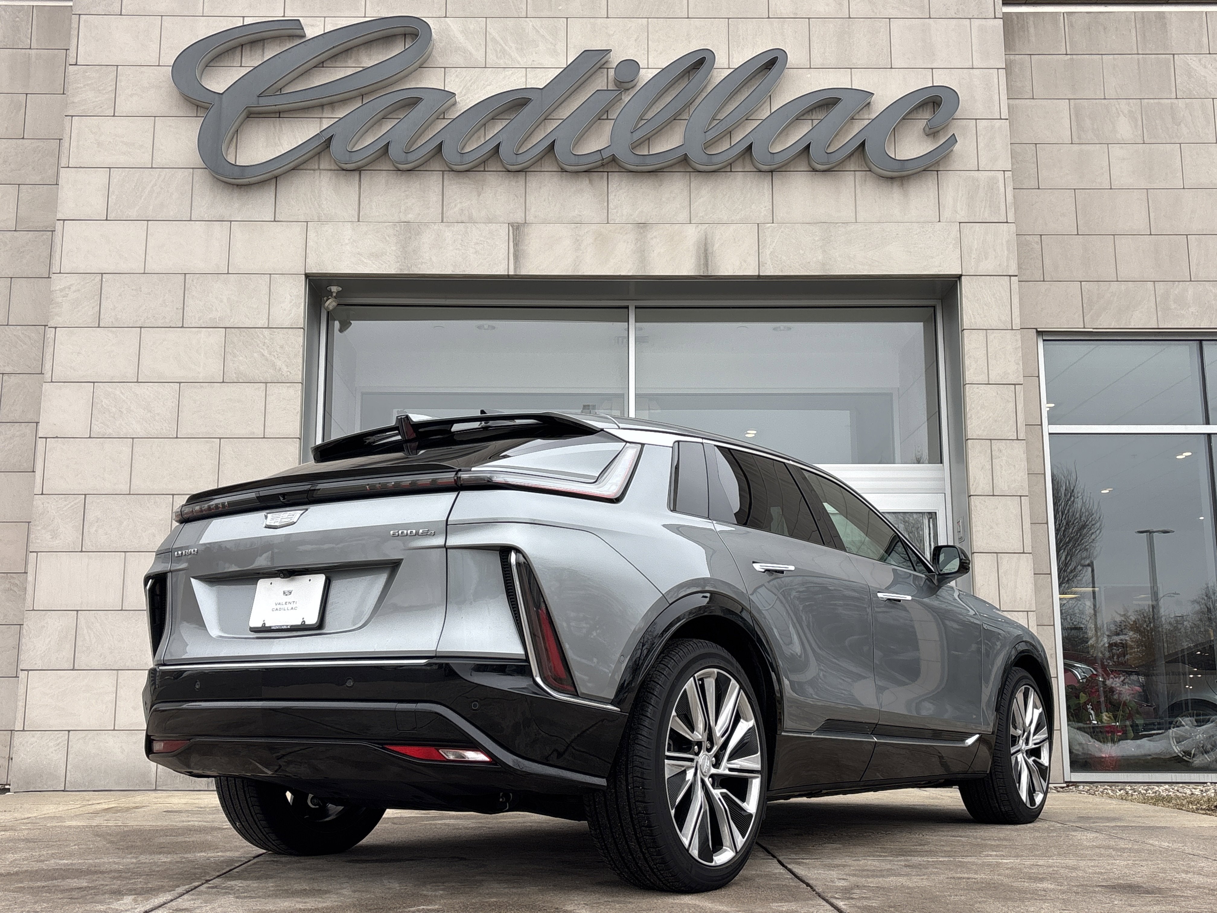 2024 Cadillac LYRIQ Luxury 3