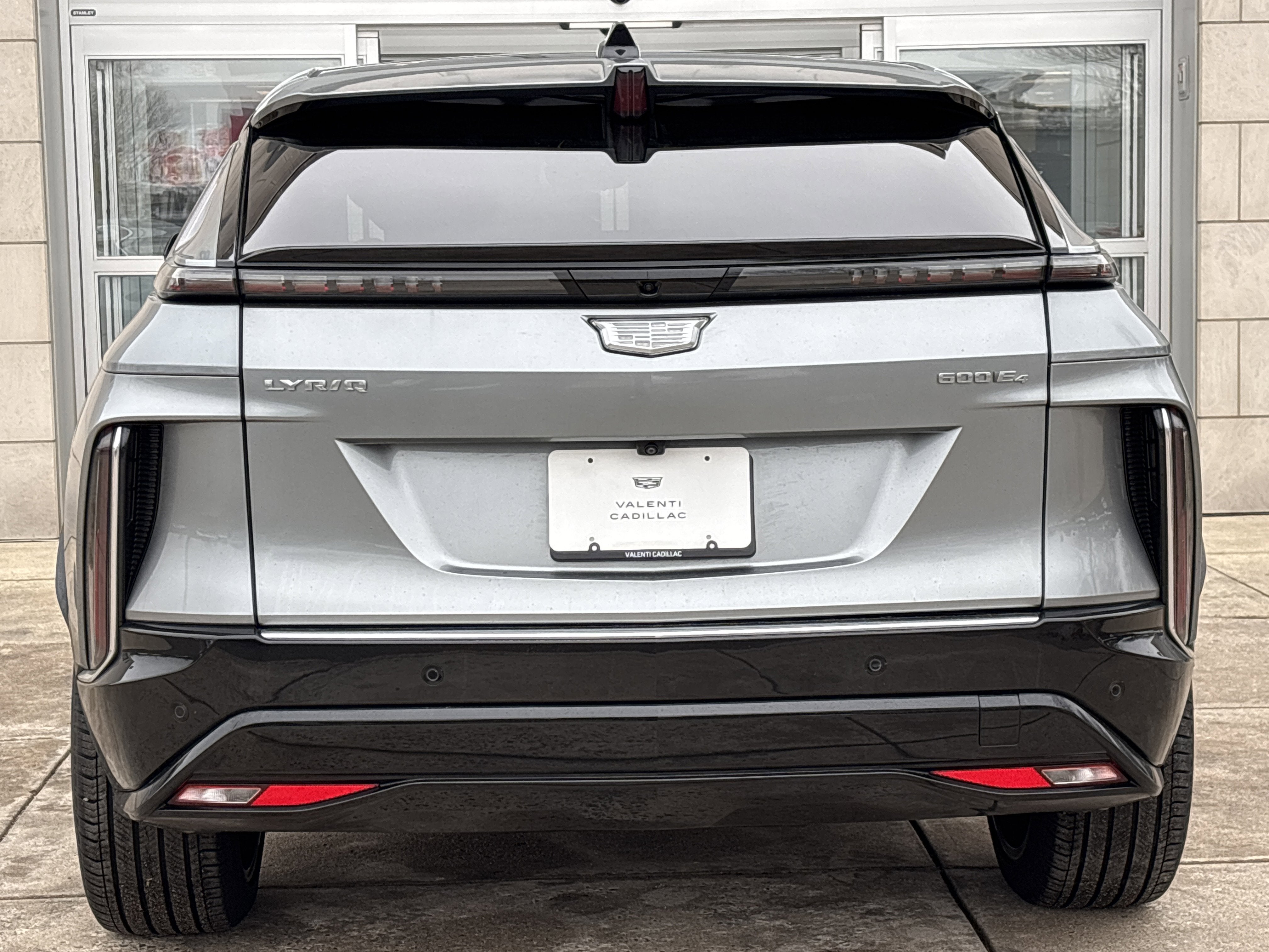 2024 Cadillac LYRIQ Luxury 3