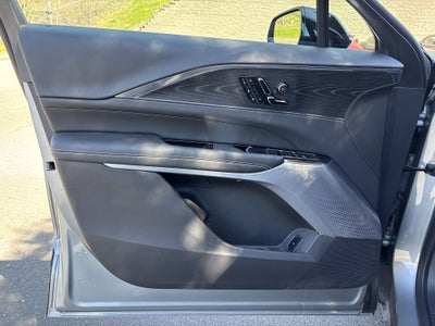 2024 Cadillac LYRIQ Luxury 3