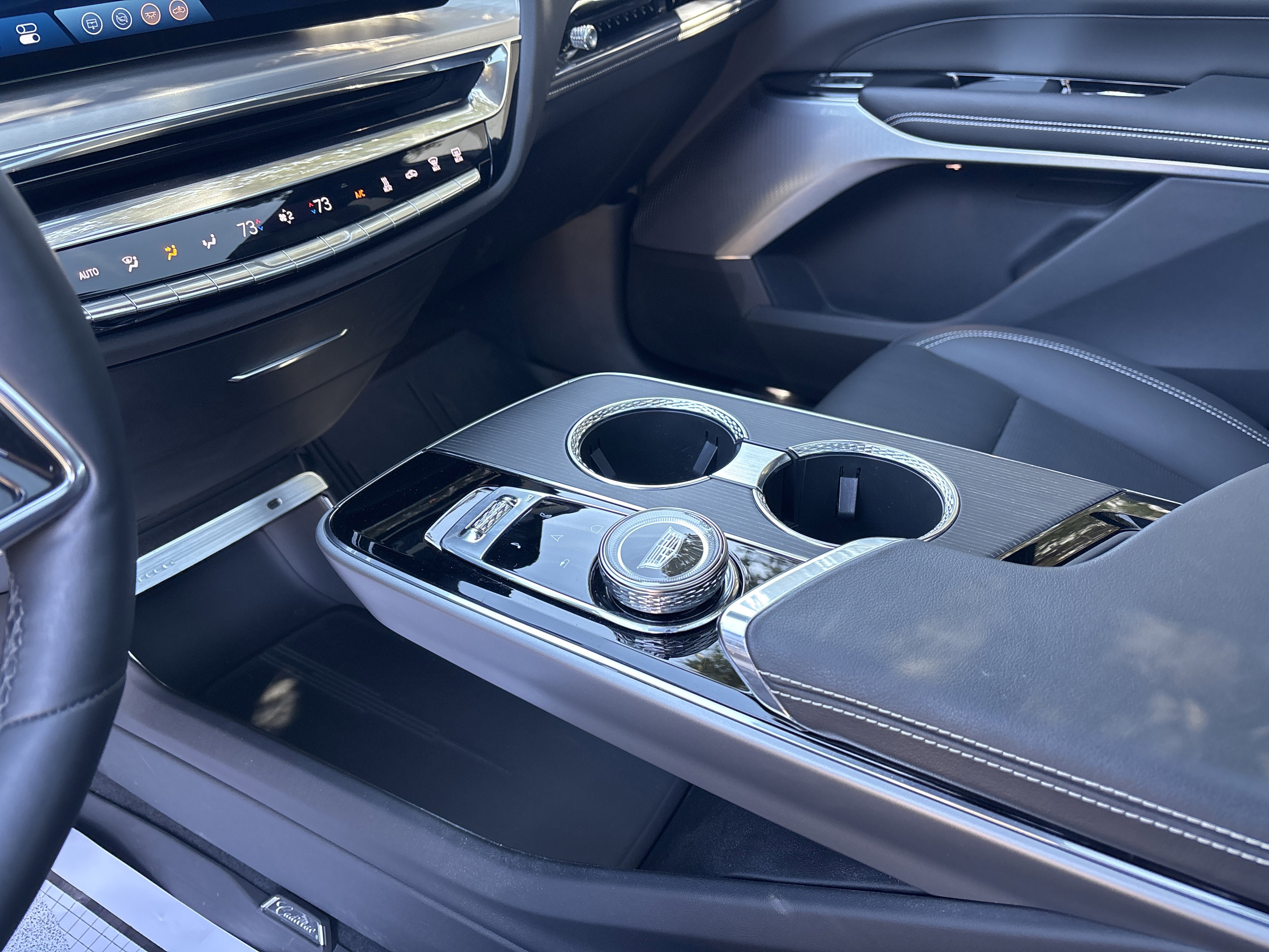 2024 Cadillac LYRIQ Luxury 3