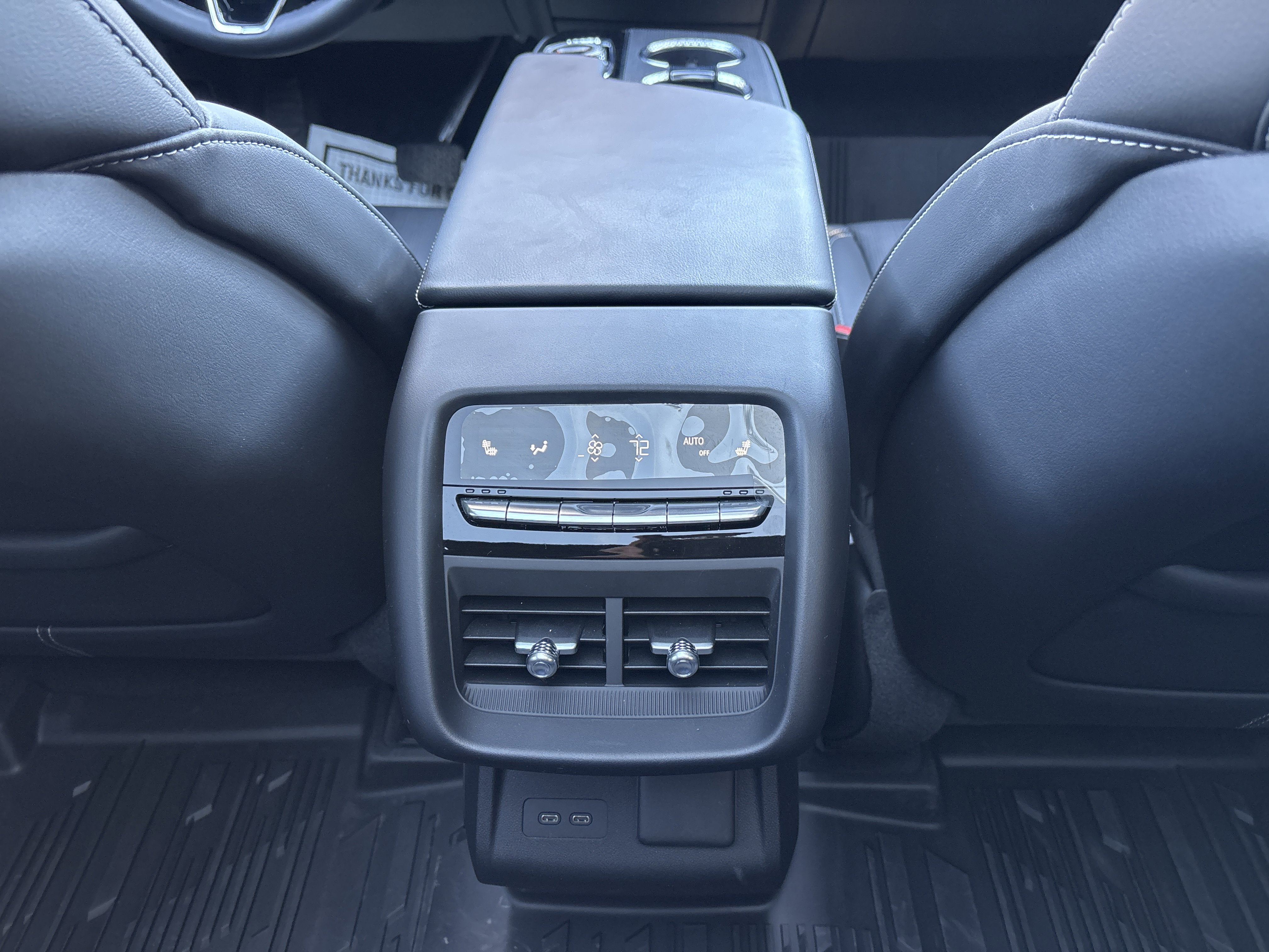 2024 Cadillac LYRIQ Luxury 3