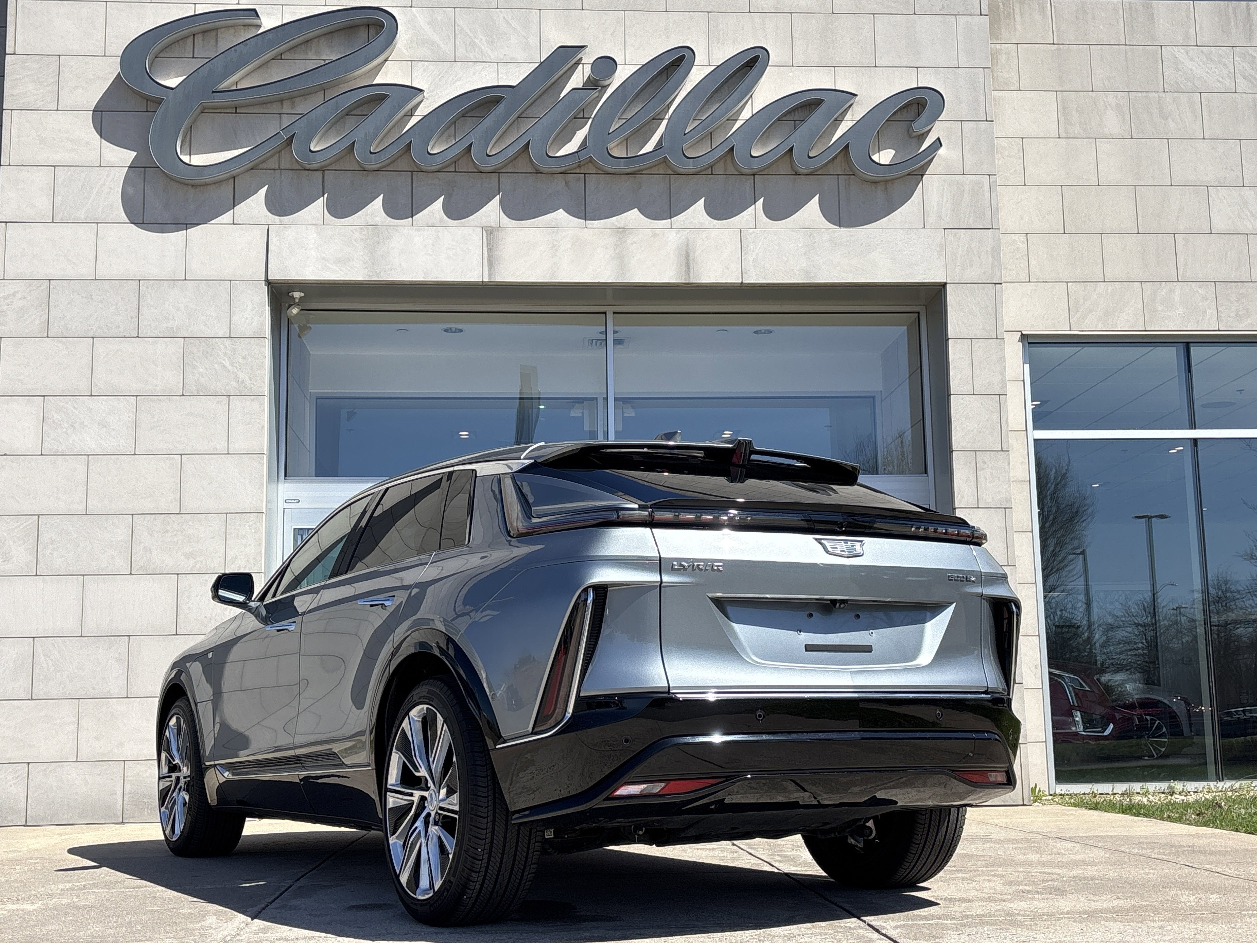 2024 Cadillac LYRIQ Luxury 3