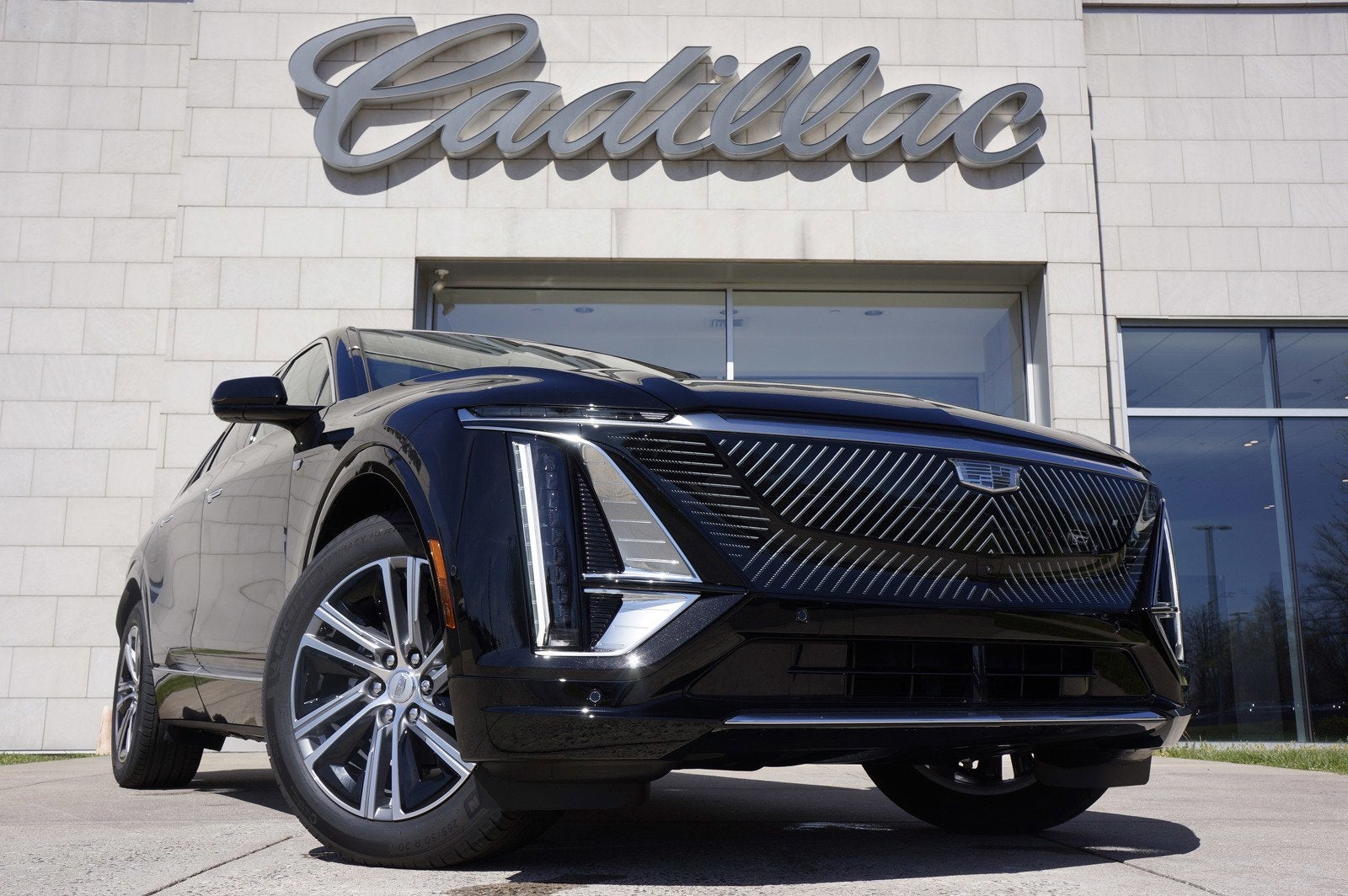 2024 Cadillac LYRIQ Luxury 3