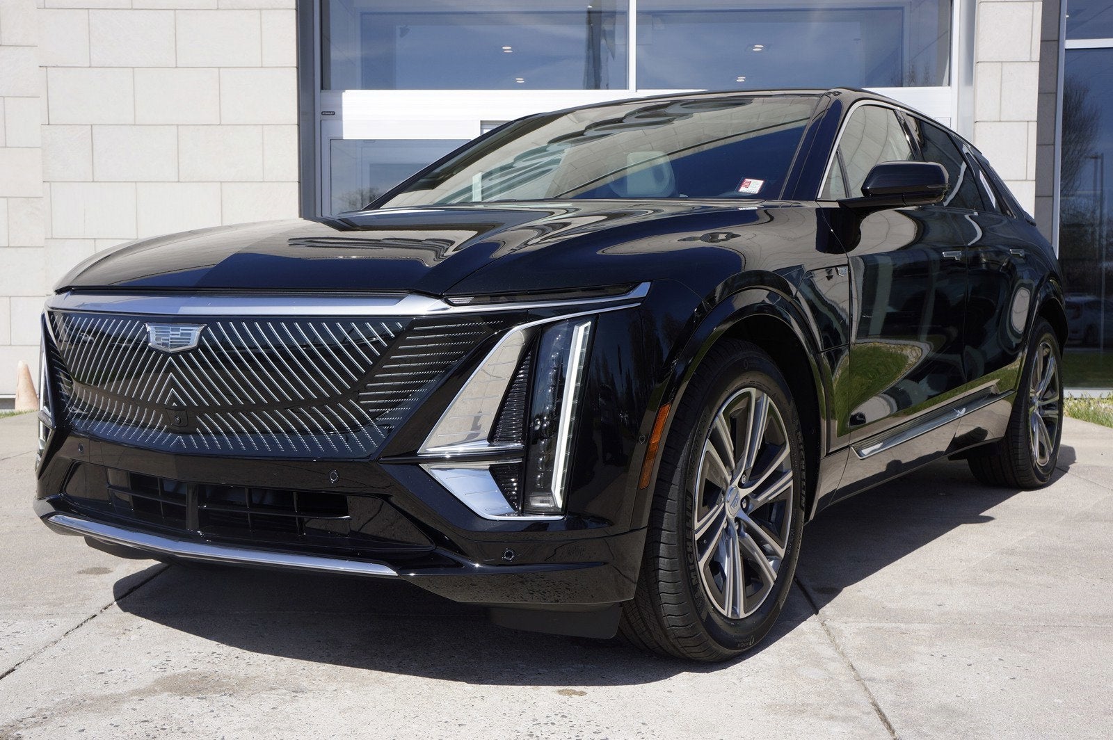 2024 Cadillac LYRIQ Luxury 3