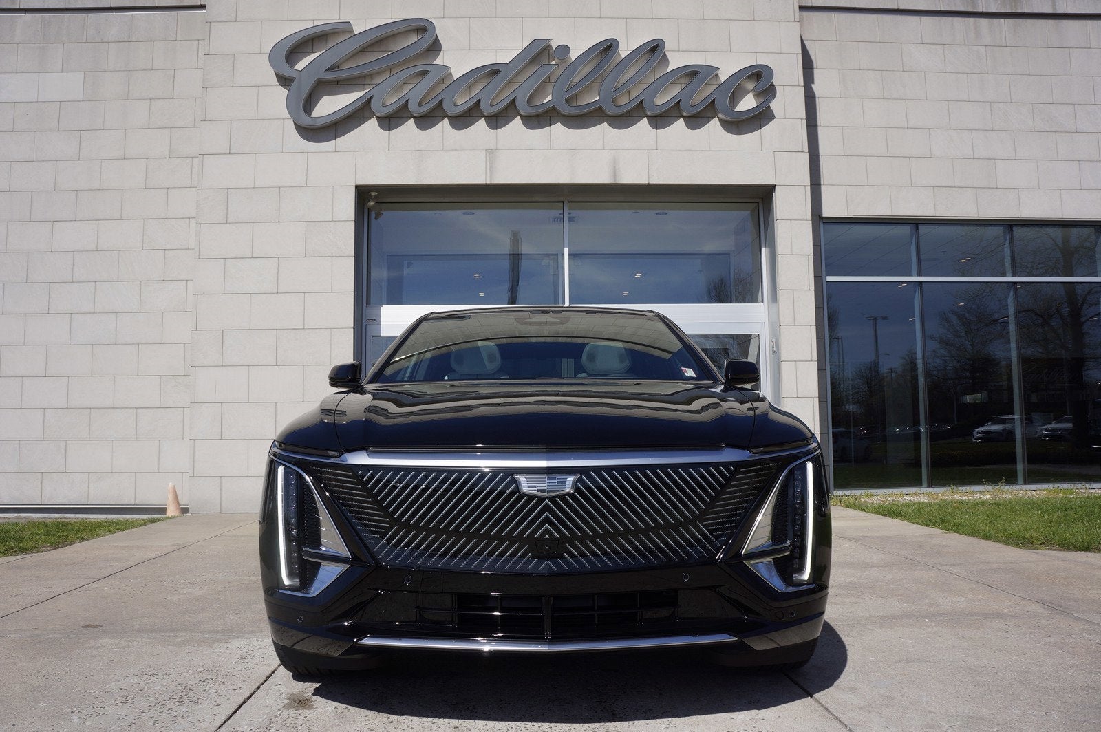 2024 Cadillac LYRIQ Luxury 3