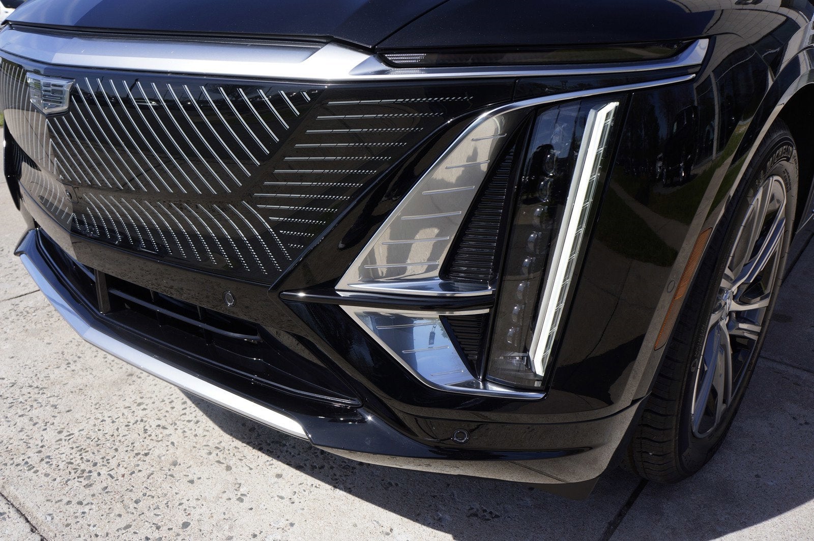 2024 Cadillac LYRIQ Luxury 3