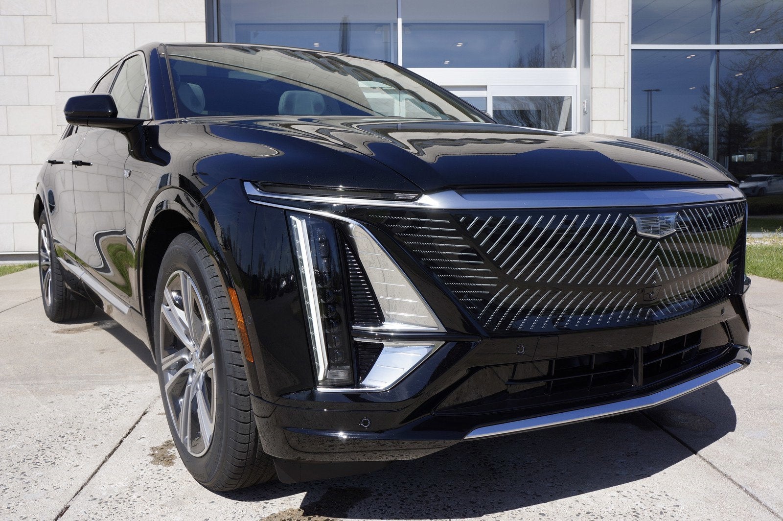 2024 Cadillac LYRIQ Luxury 3