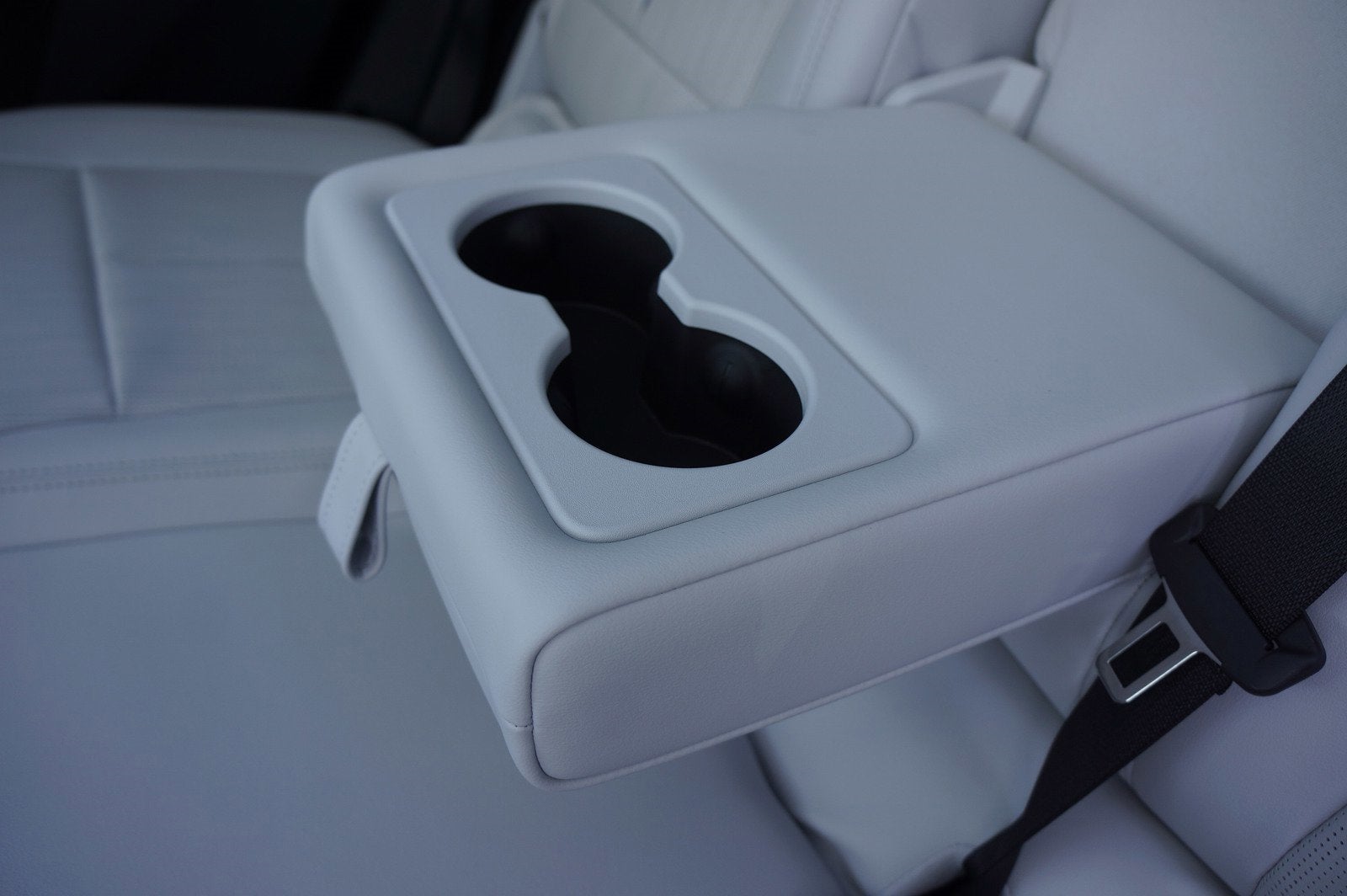 2024 Cadillac LYRIQ Luxury 3