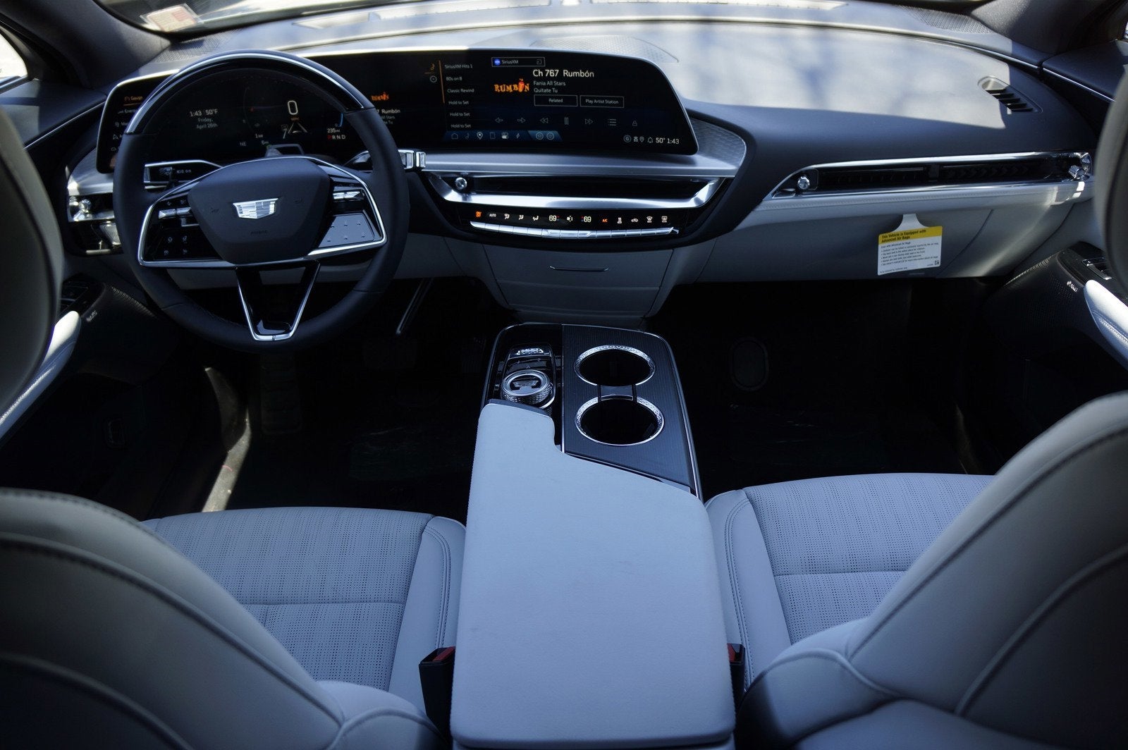 2024 Cadillac LYRIQ Luxury 3