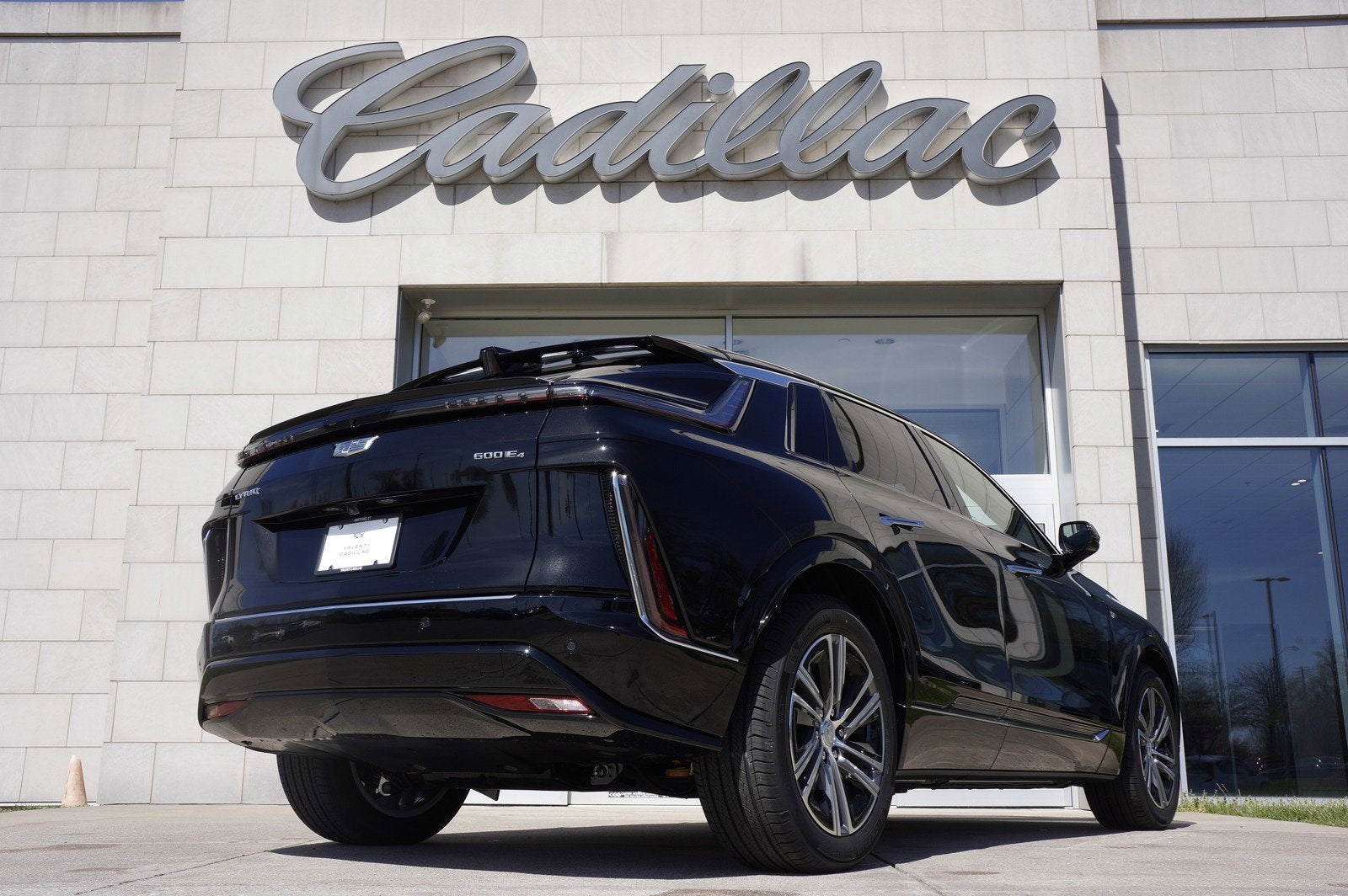 2024 Cadillac LYRIQ Luxury 3