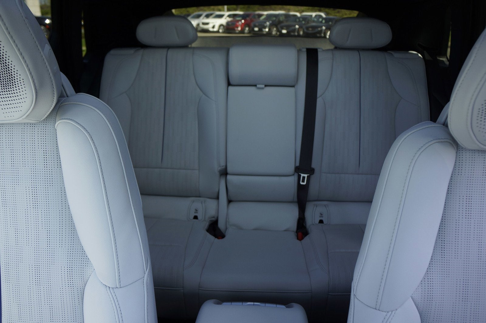 2024 Cadillac LYRIQ Luxury 3