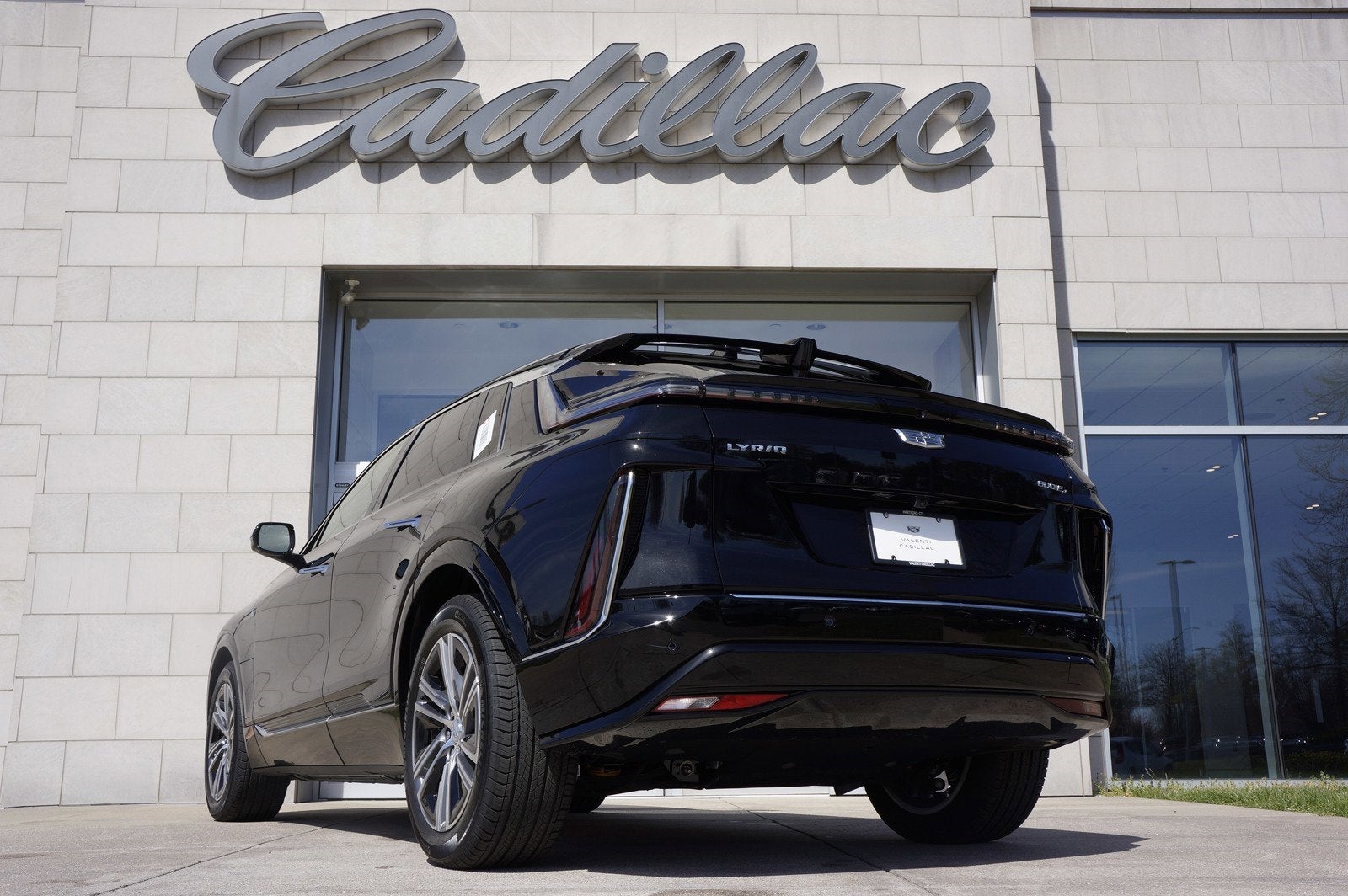 2024 Cadillac LYRIQ Luxury 3