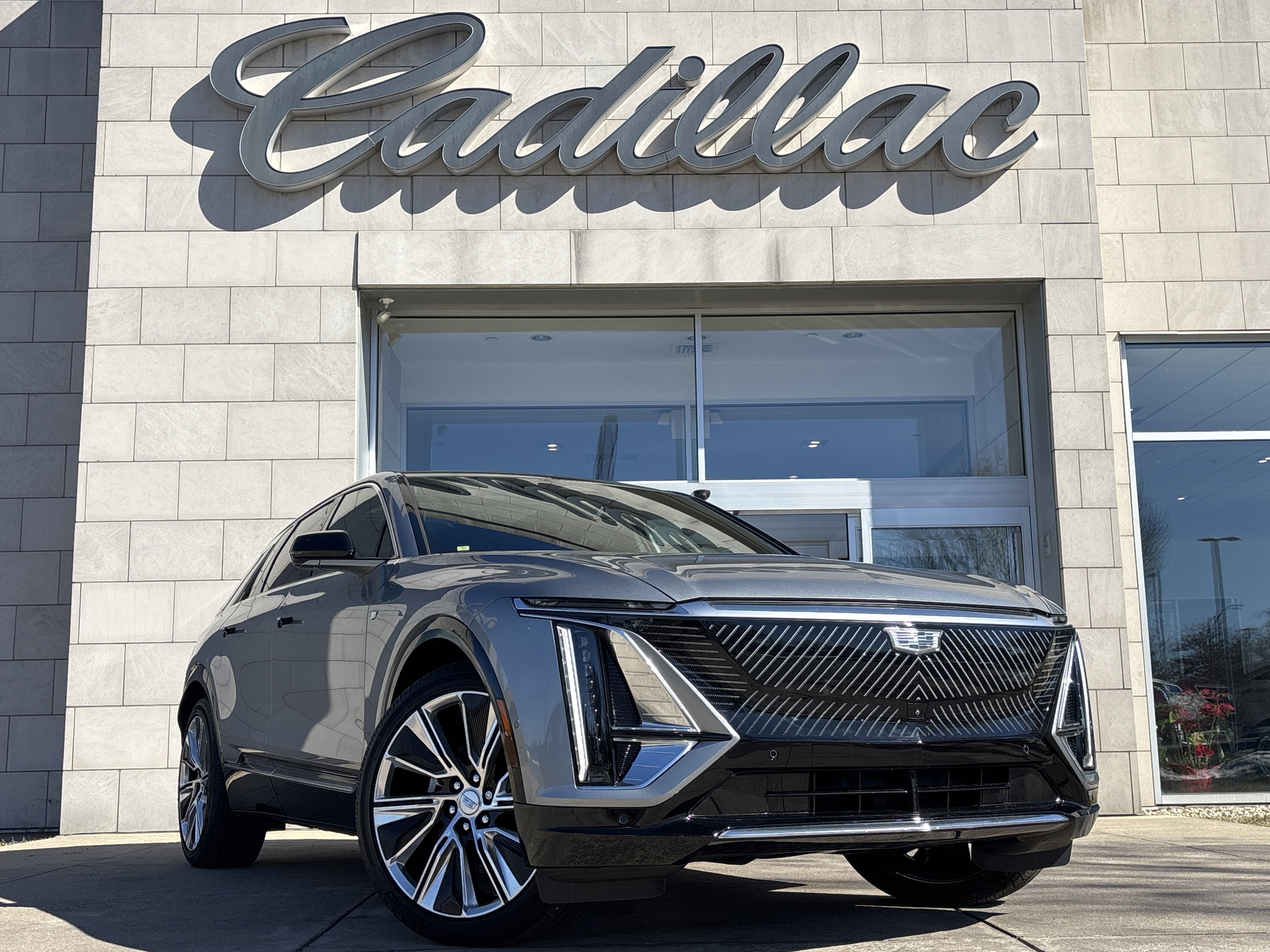2024 Cadillac LYRIQ Luxury 3
