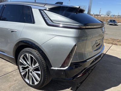 2024 Cadillac LYRIQ Luxury 3