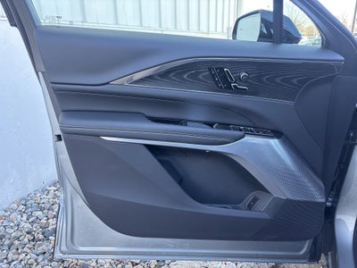 2024 Cadillac LYRIQ Luxury 3