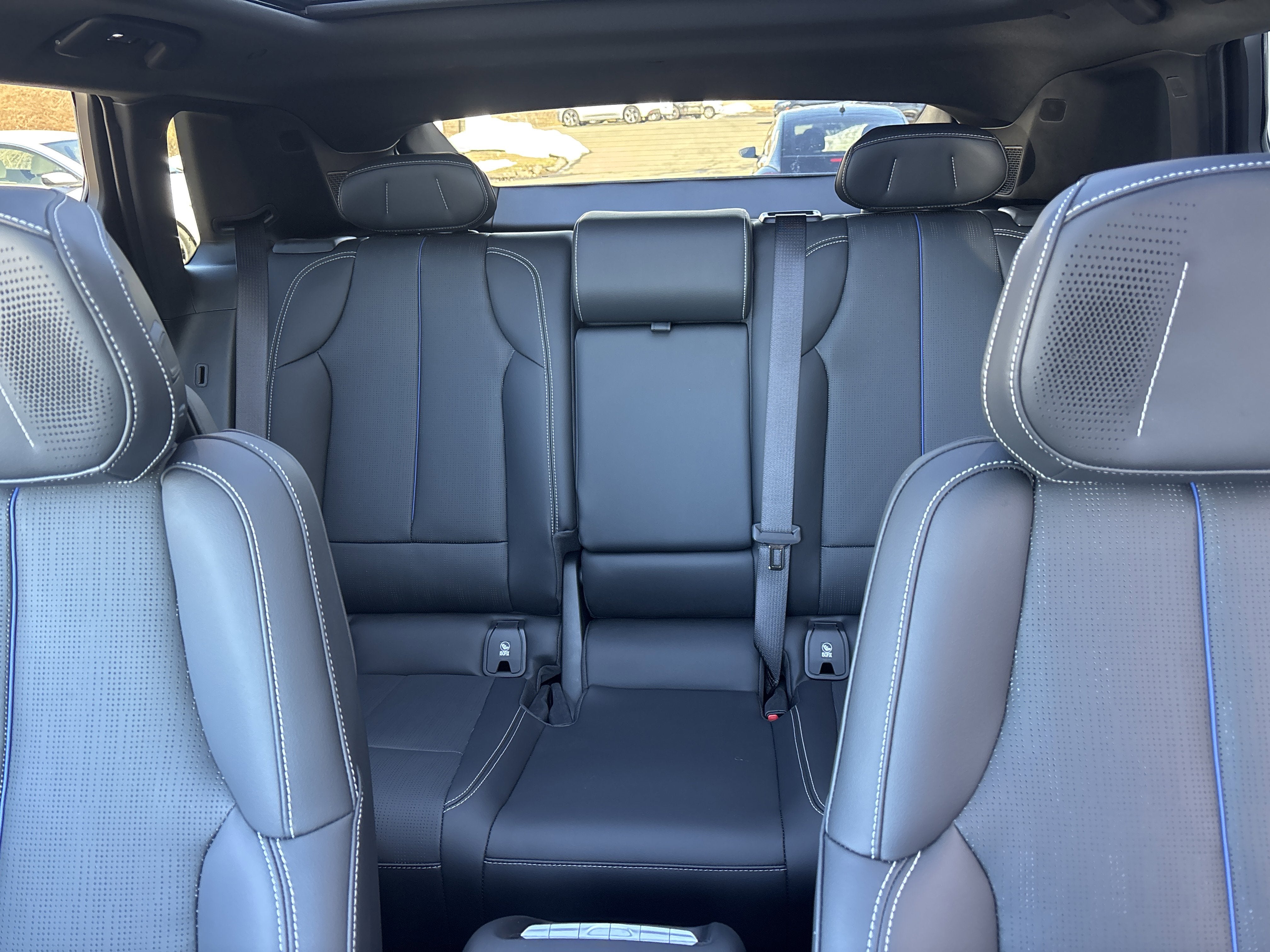 2024 Cadillac LYRIQ Luxury 3