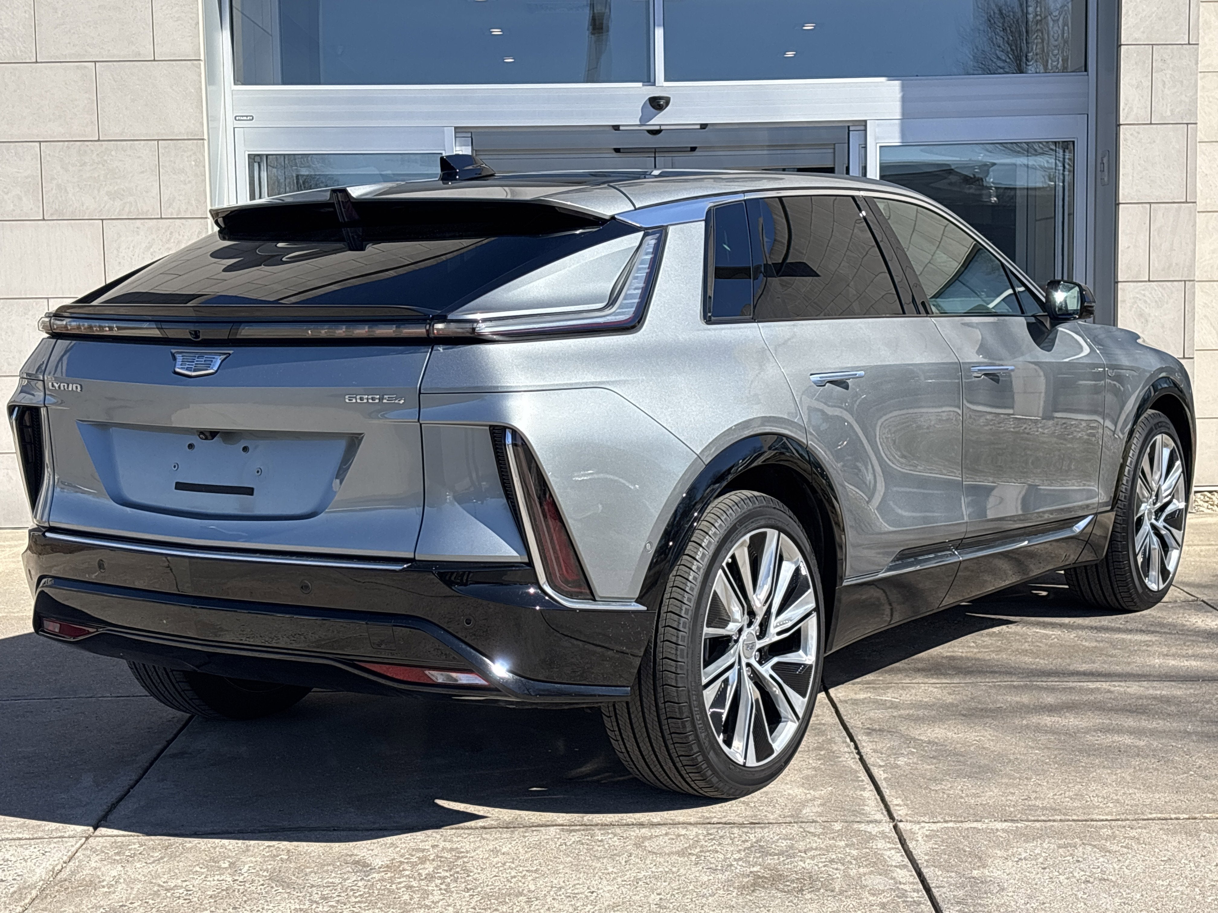 2024 Cadillac LYRIQ Luxury 3