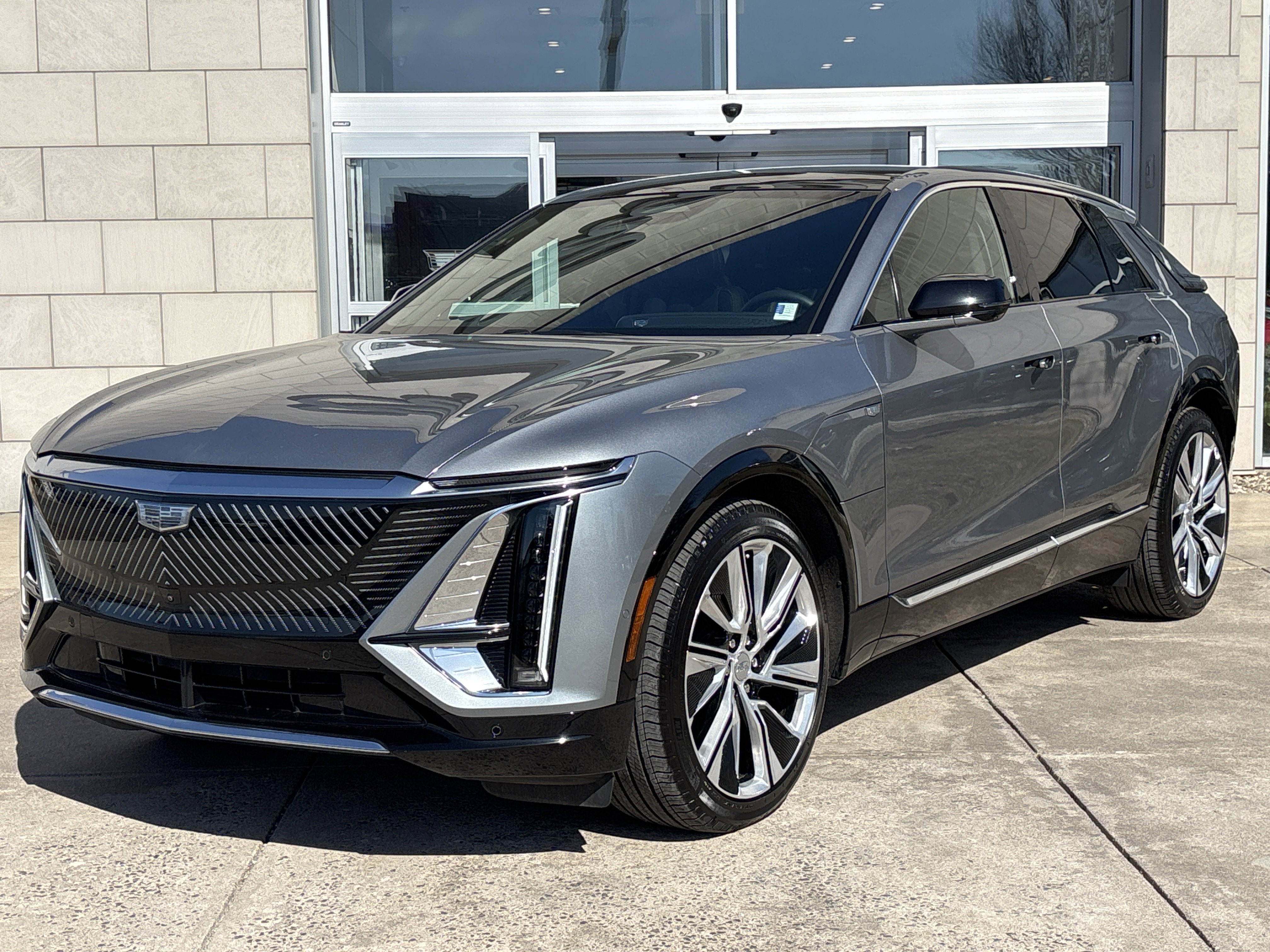 2024 Cadillac LYRIQ Luxury 3