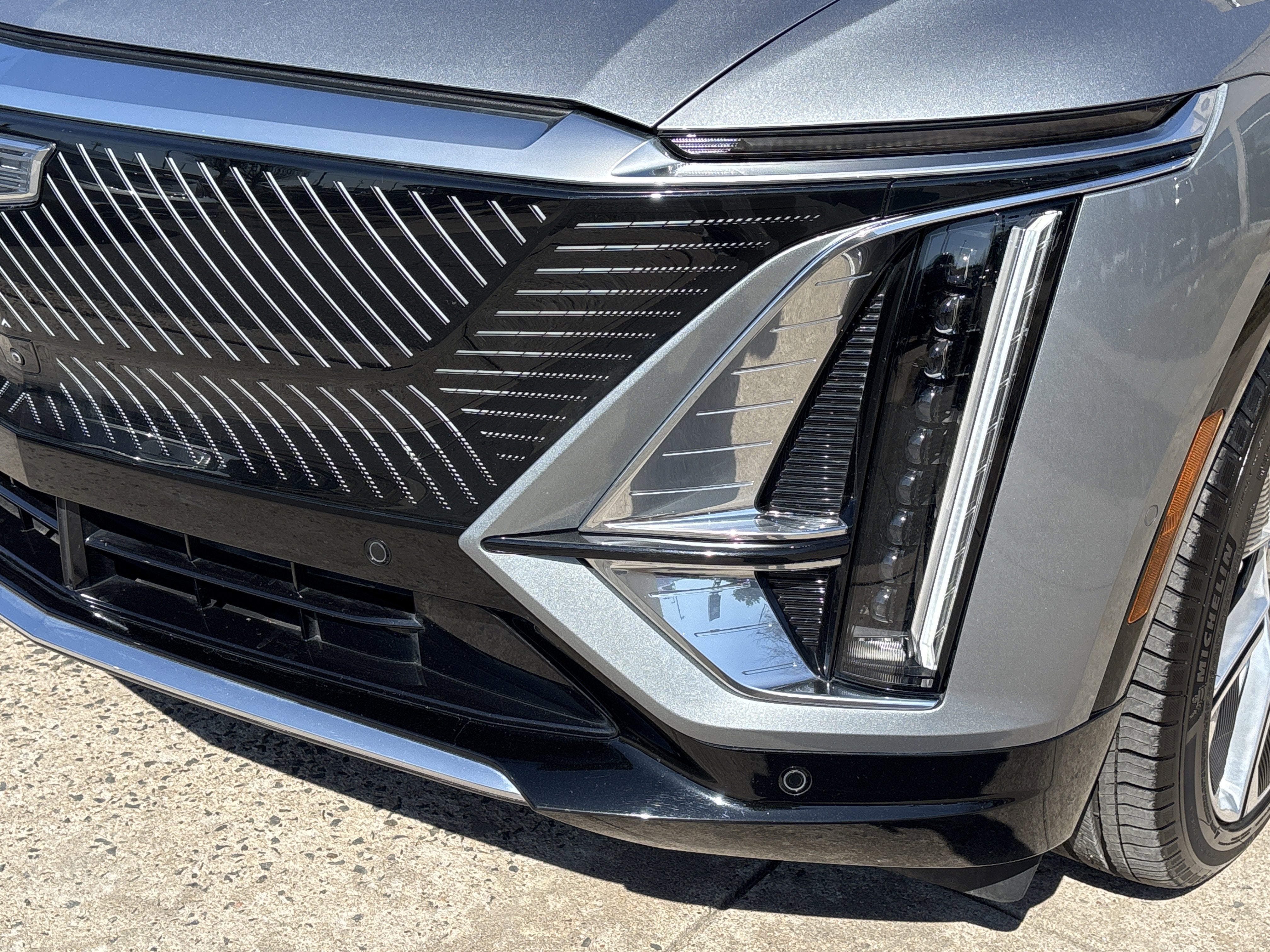 2024 Cadillac LYRIQ Luxury 3