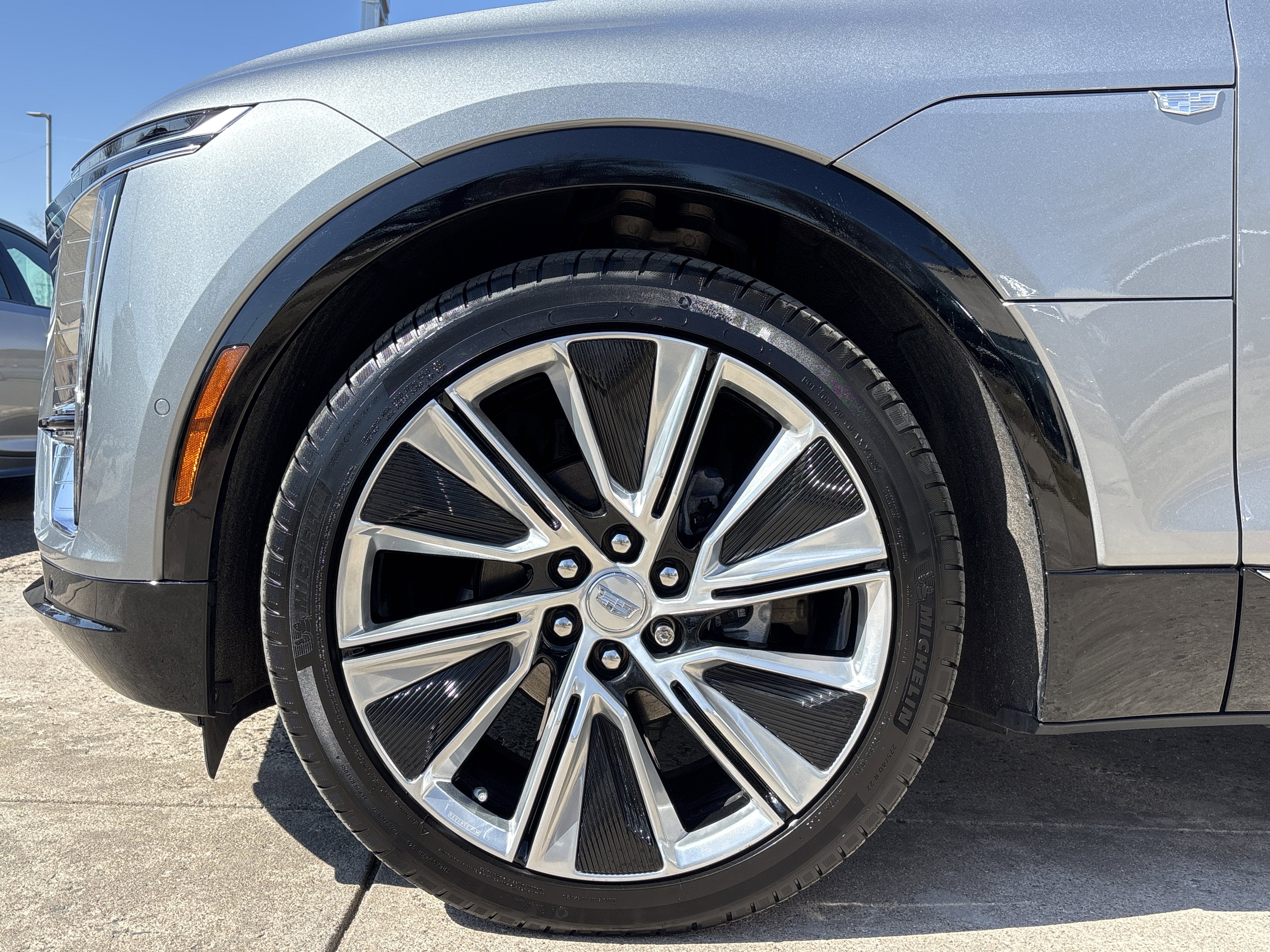 2024 Cadillac LYRIQ Luxury 3