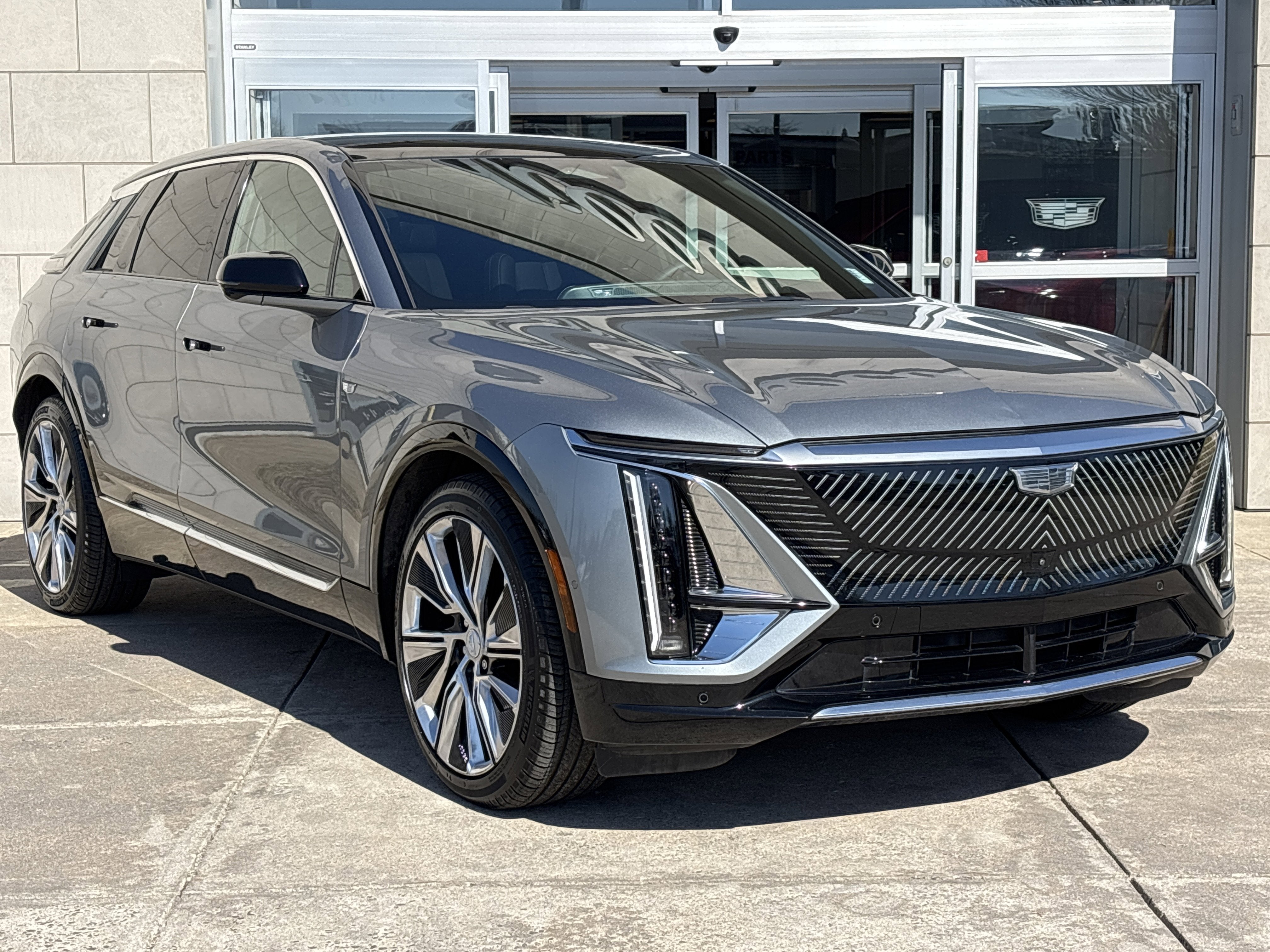 2024 Cadillac LYRIQ Luxury 3