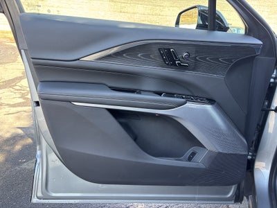 2024 Cadillac LYRIQ Luxury 3