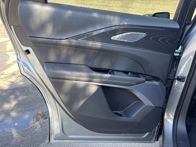 2024 Cadillac LYRIQ Luxury 3