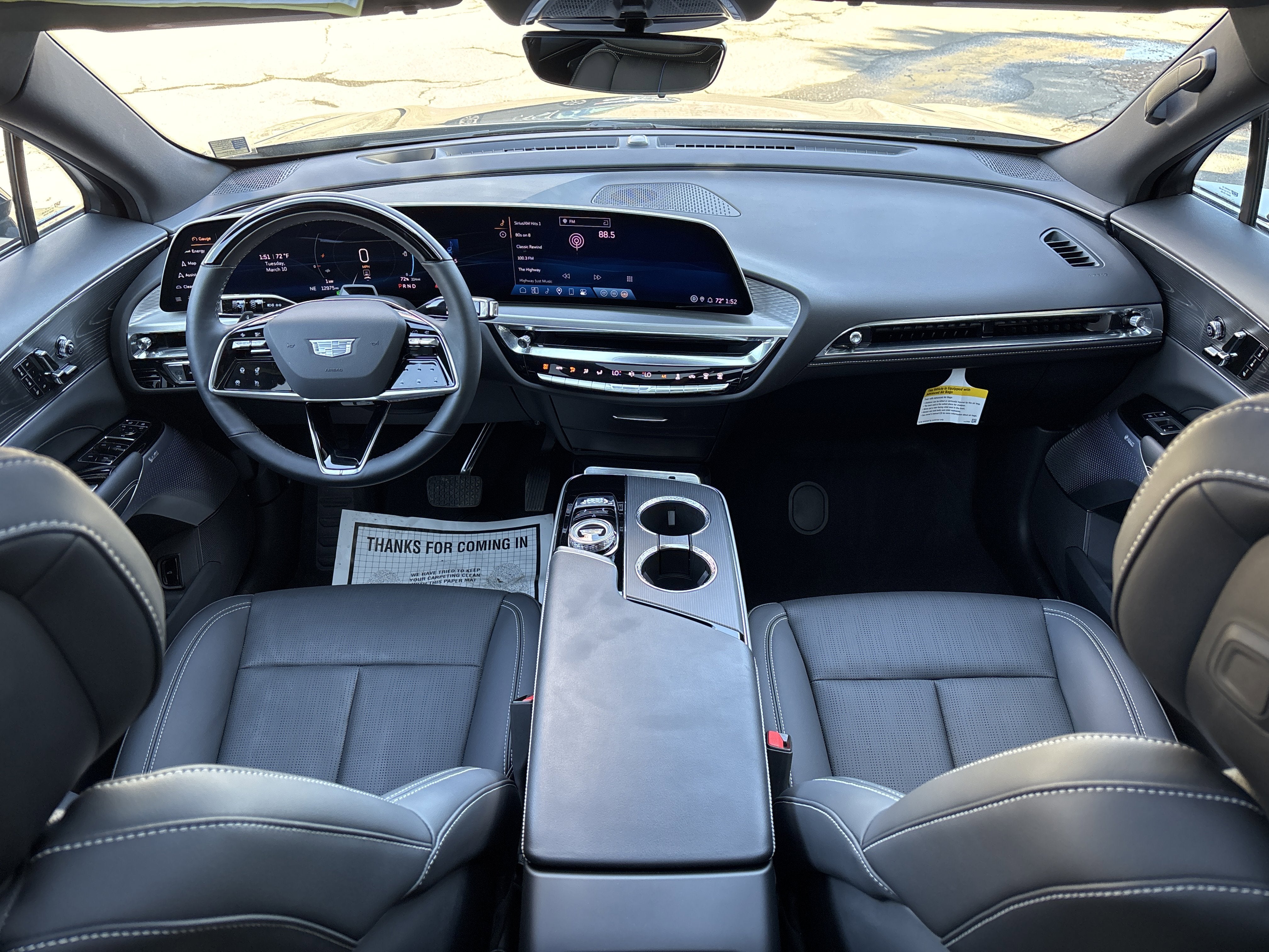 2024 Cadillac LYRIQ Luxury 3