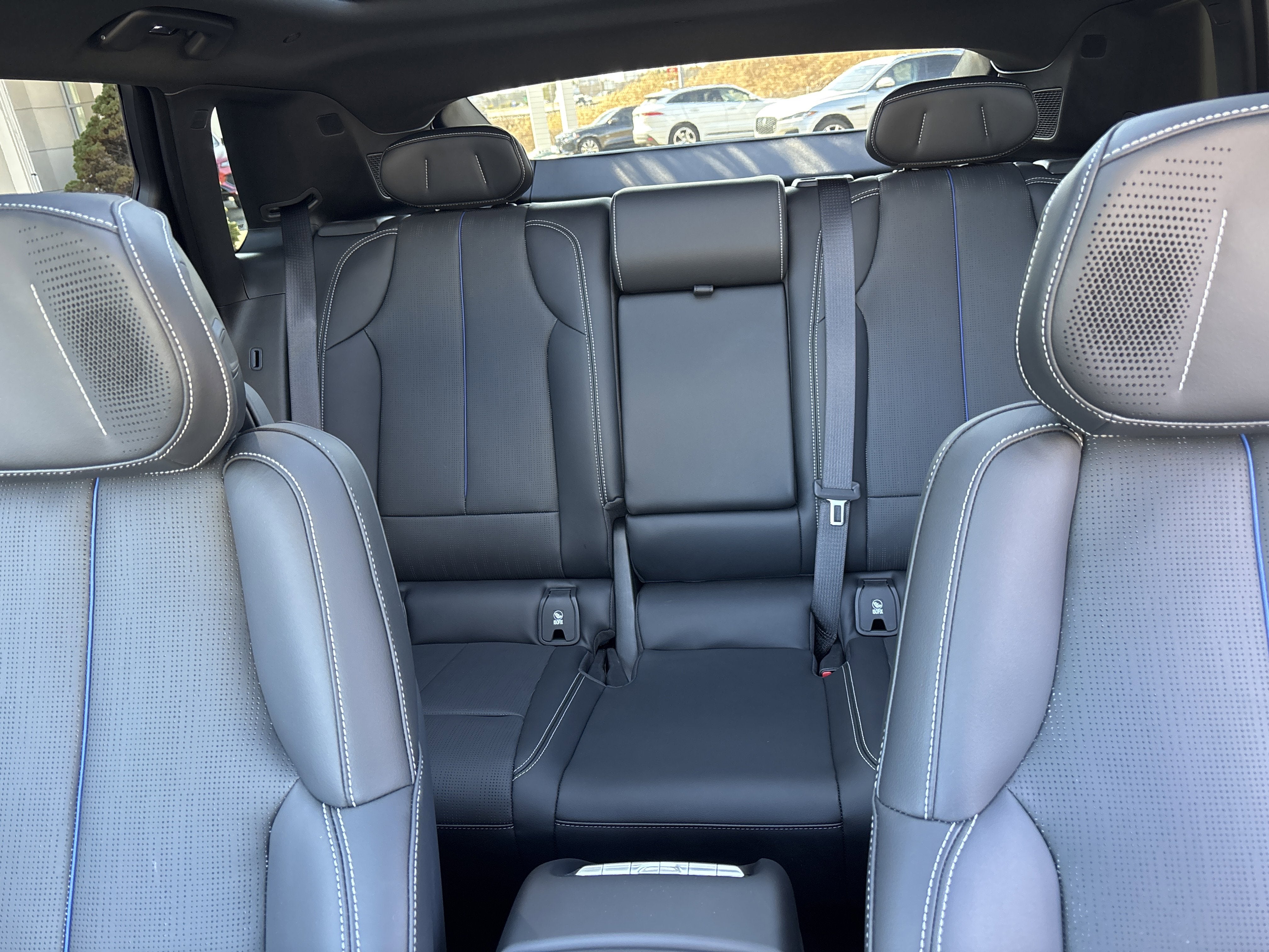 2024 Cadillac LYRIQ Luxury 3