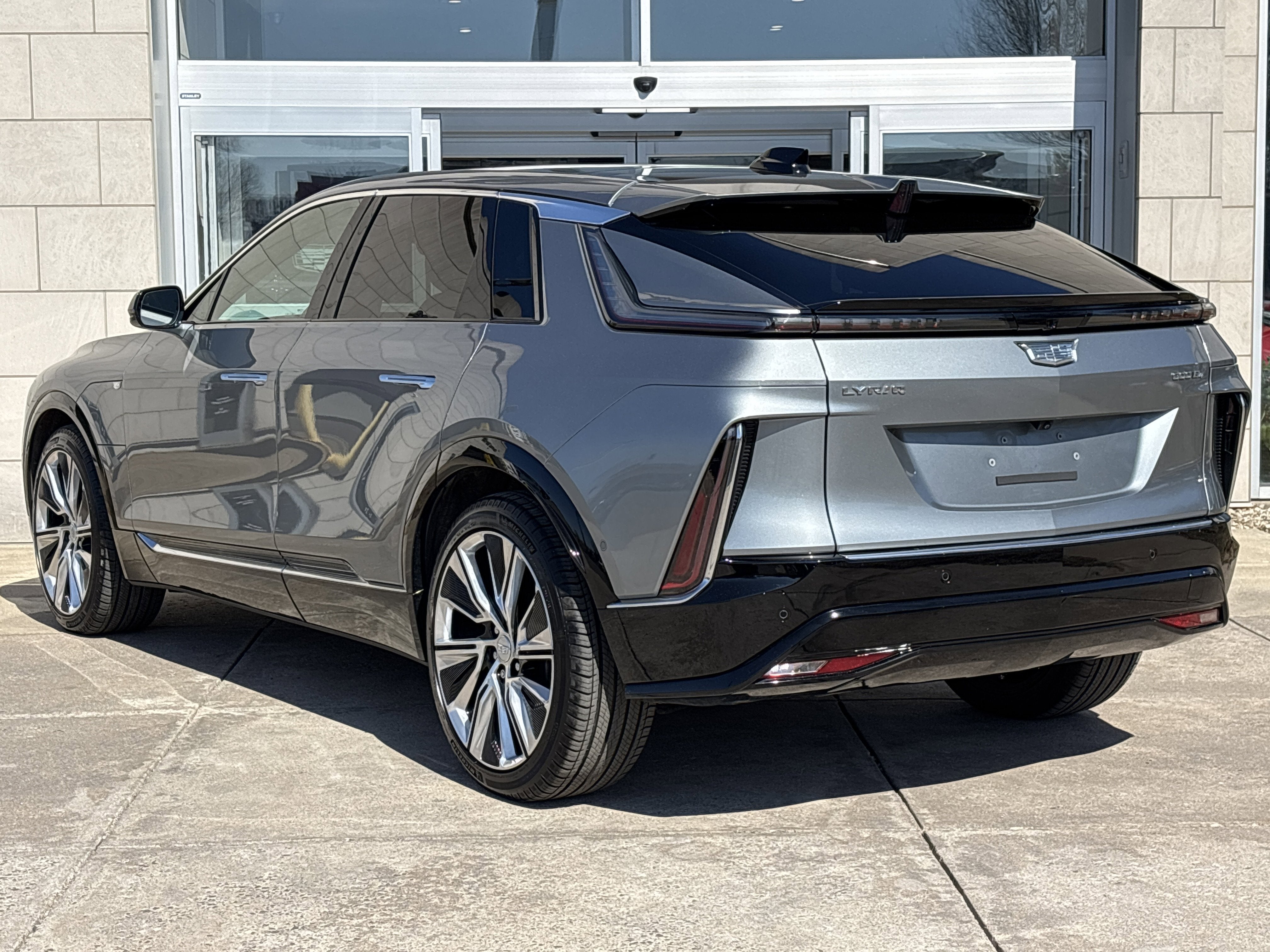 2024 Cadillac LYRIQ Luxury 3