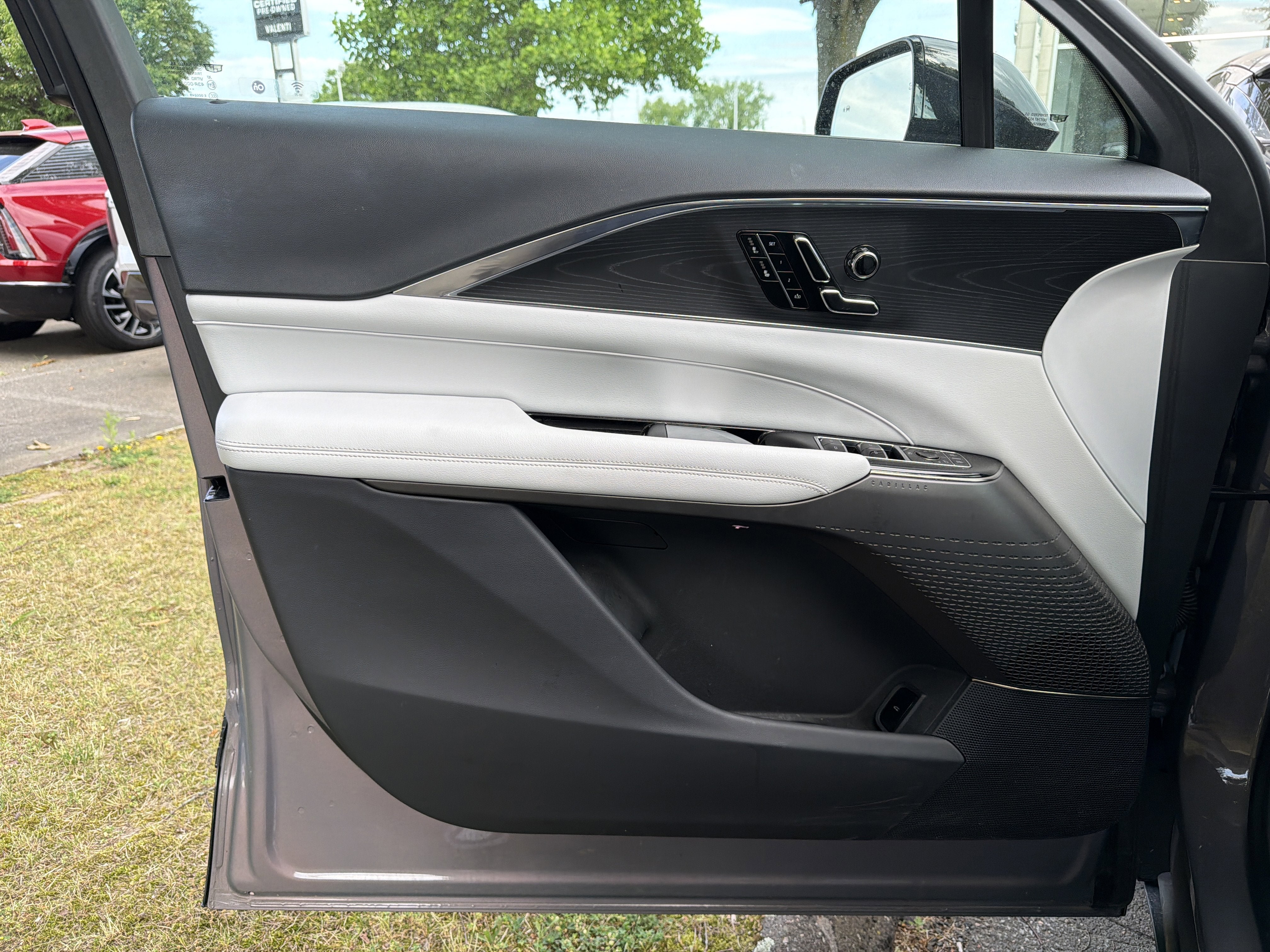 2024 Cadillac LYRIQ Sport 1