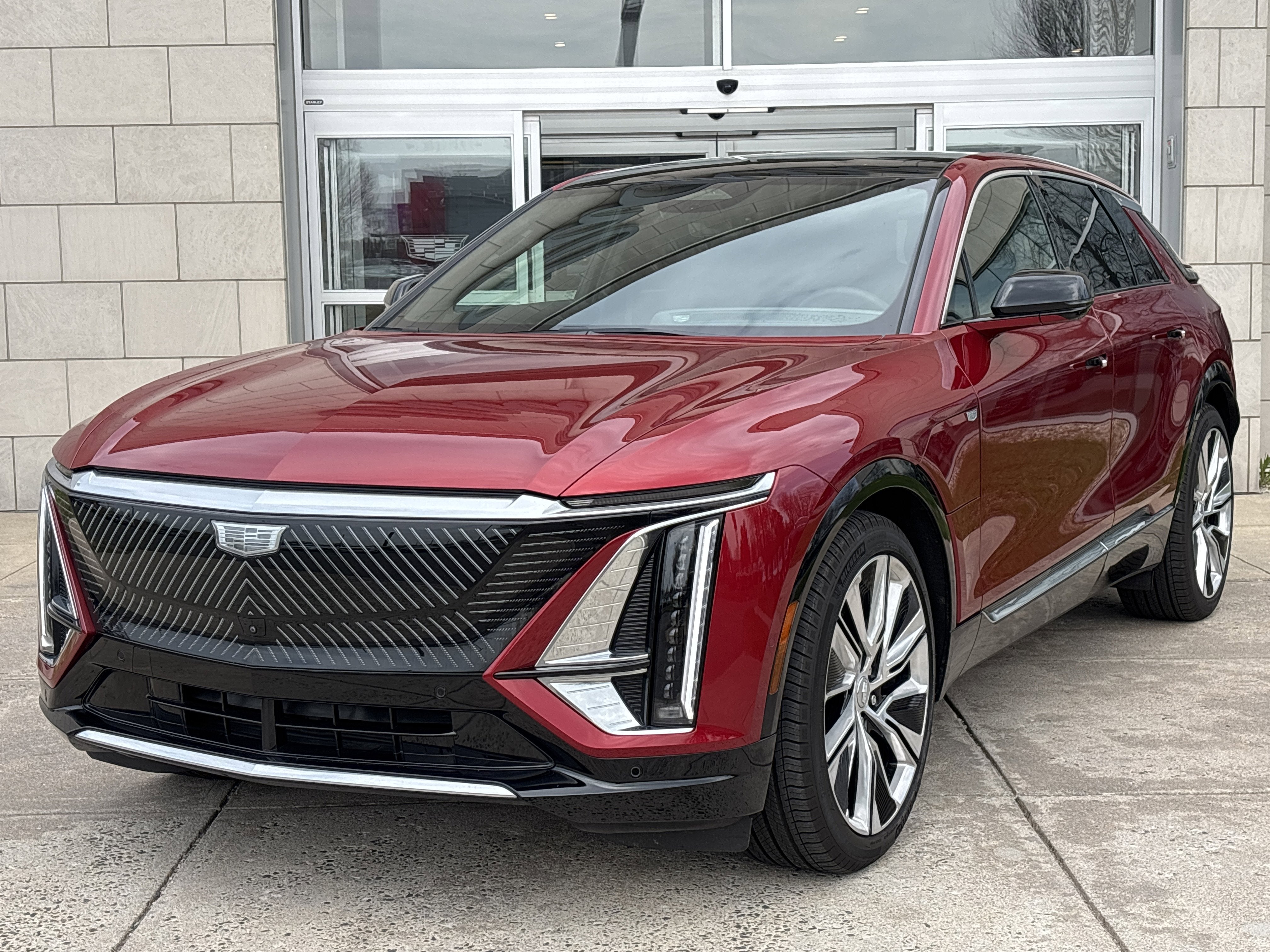 2025 Cadillac LYRIQ Luxury 3