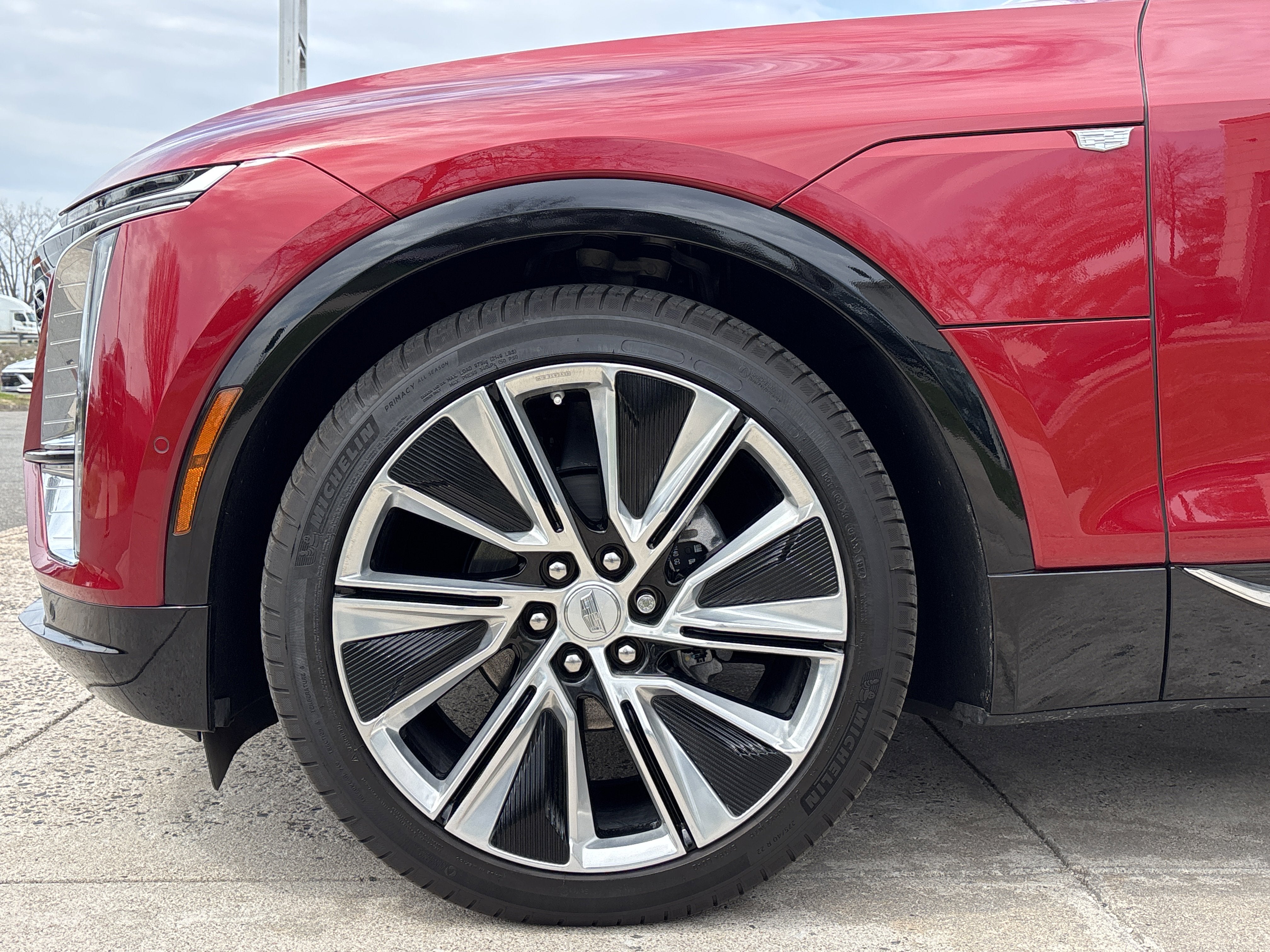 2025 Cadillac LYRIQ Luxury 3