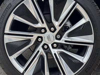 2025 Cadillac LYRIQ Luxury 3